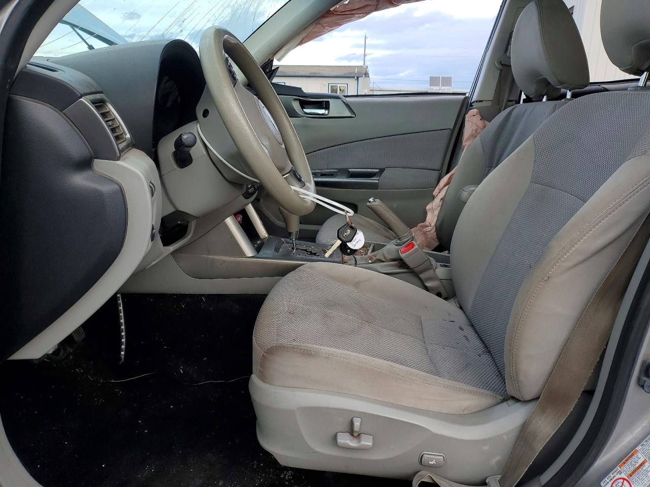 2011 Subaru Forester 2.5x Premium Silver vin: JF2SHADC8BH719529