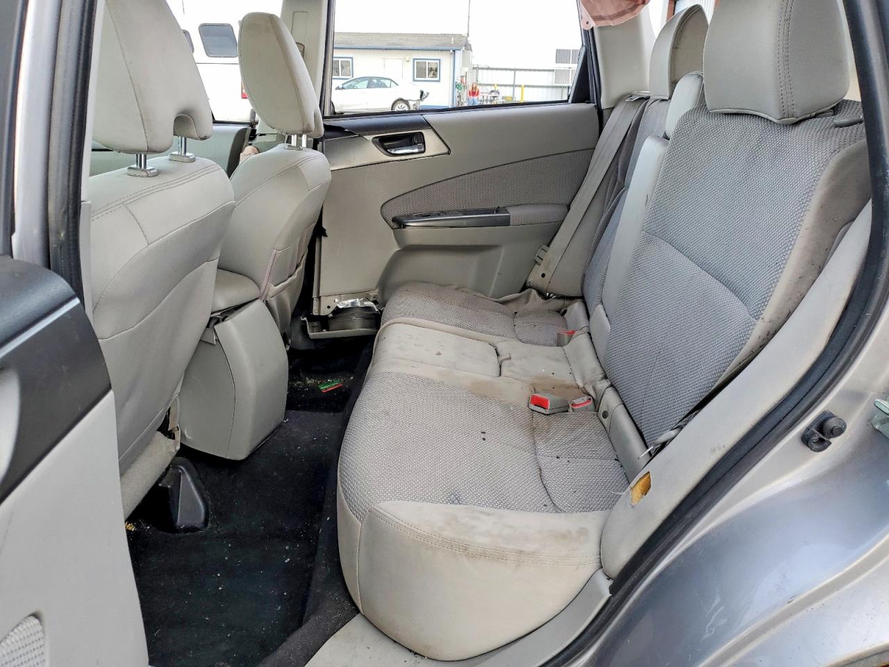 2011 Subaru Forester 2.5x Premium Silver vin: JF2SHADC8BH719529