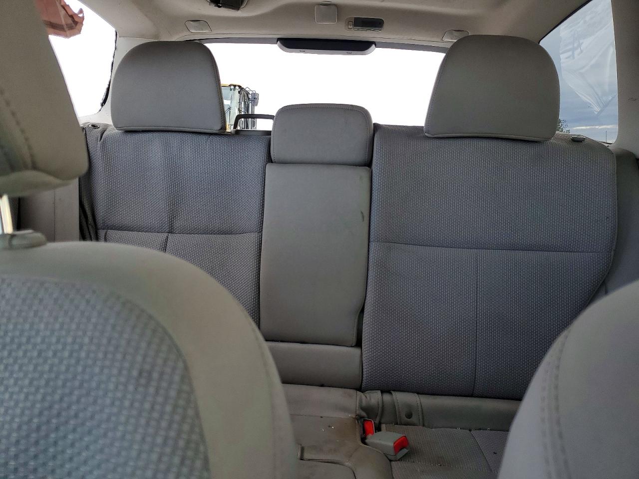 2011 Subaru Forester 2.5x Premium Silver vin: JF2SHADC8BH719529