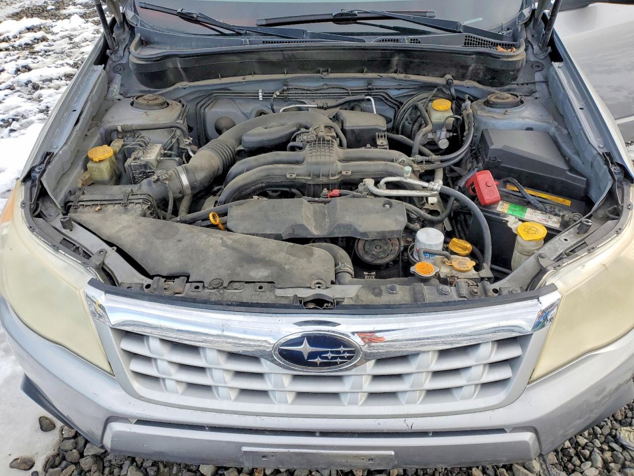 2011 Subaru Forester 2.5x Premium Silver vin: JF2SHADC8BH719529