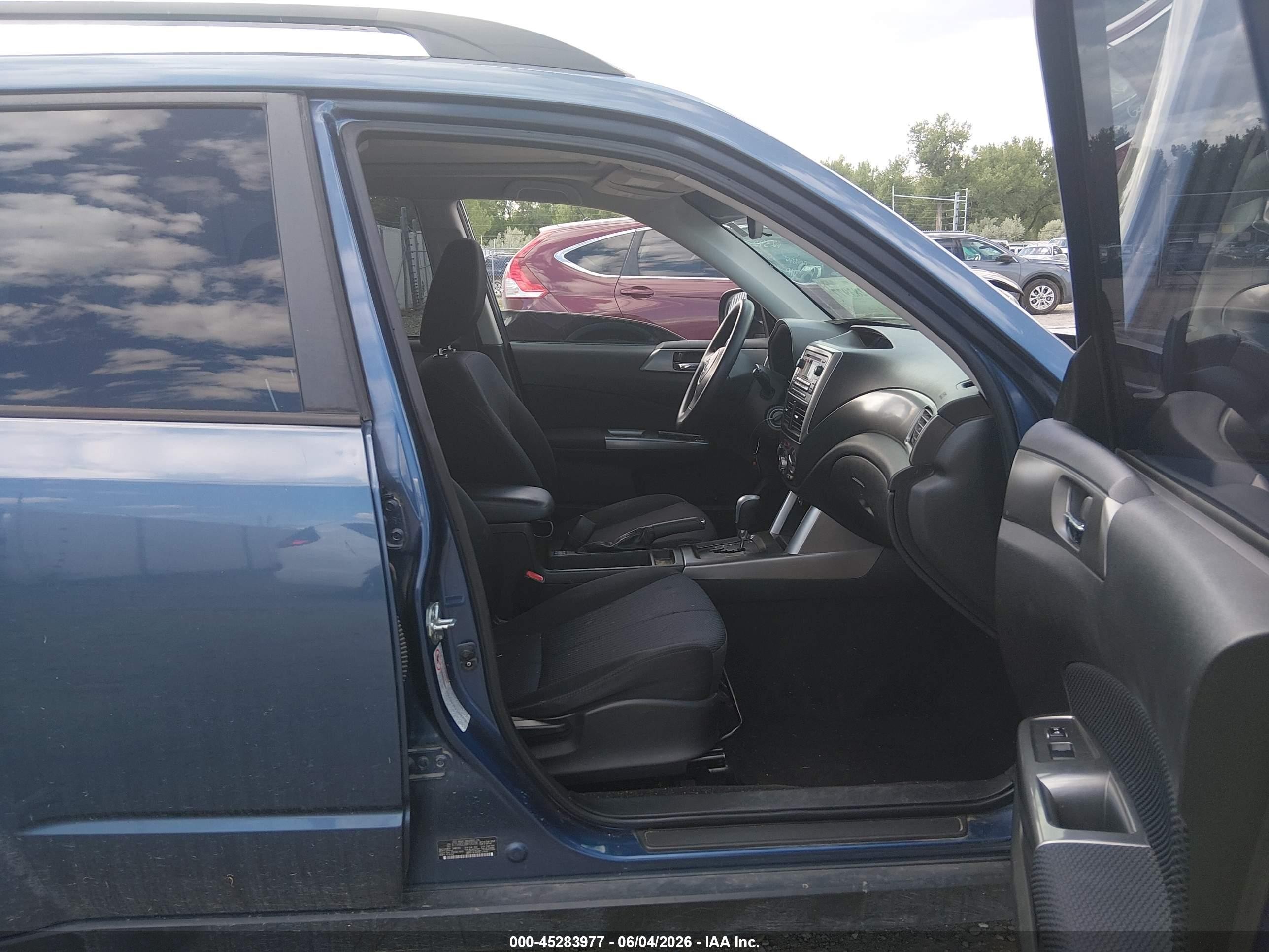 2011 Subaru Forester 2.5x Premium Blue vin: JF2SHADC8BH720096