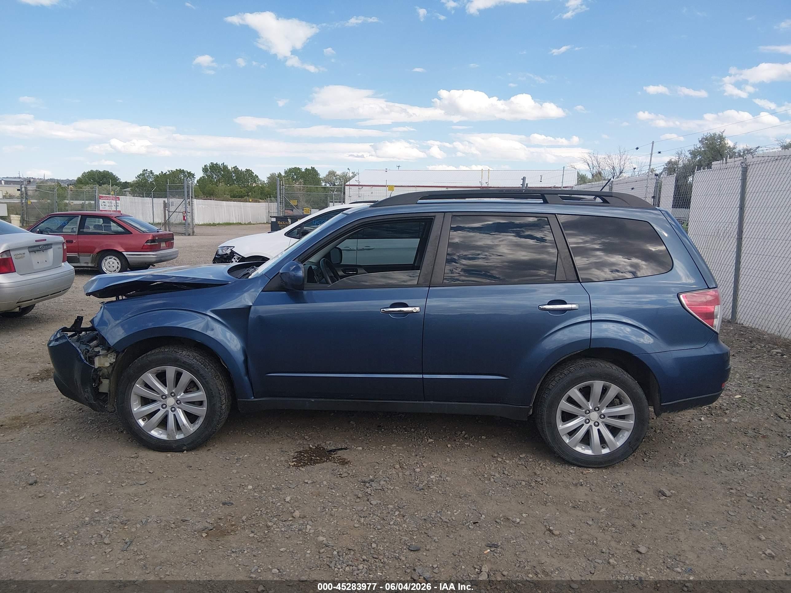 2011 Subaru Forester 2.5x Premium Blue vin: JF2SHADC8BH720096
