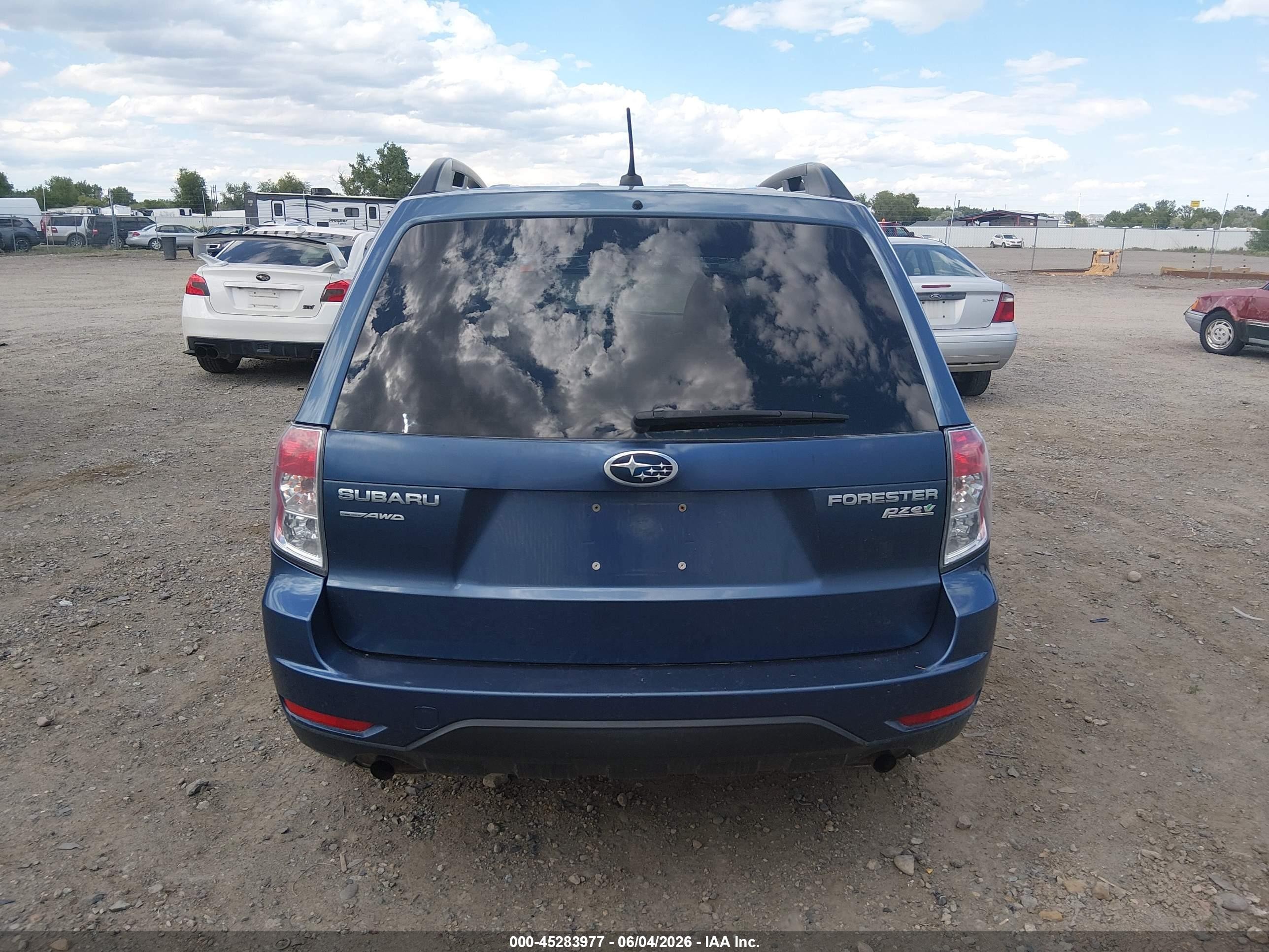 2011 Subaru Forester 2.5x Premium Blue vin: JF2SHADC8BH720096