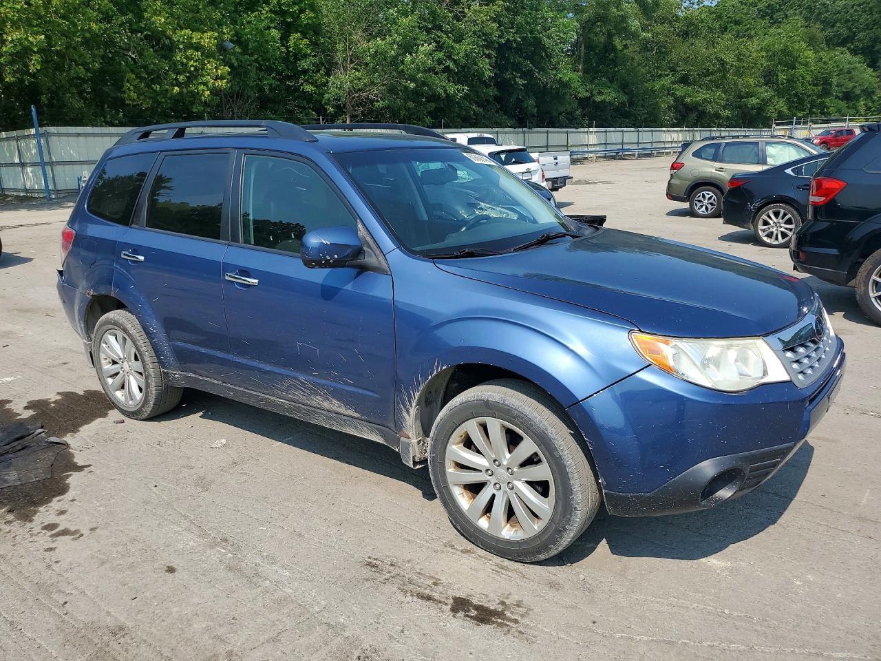 2011 Subaru Forester 2.5x Premium Blue vin: JF2SHADC8BH728070