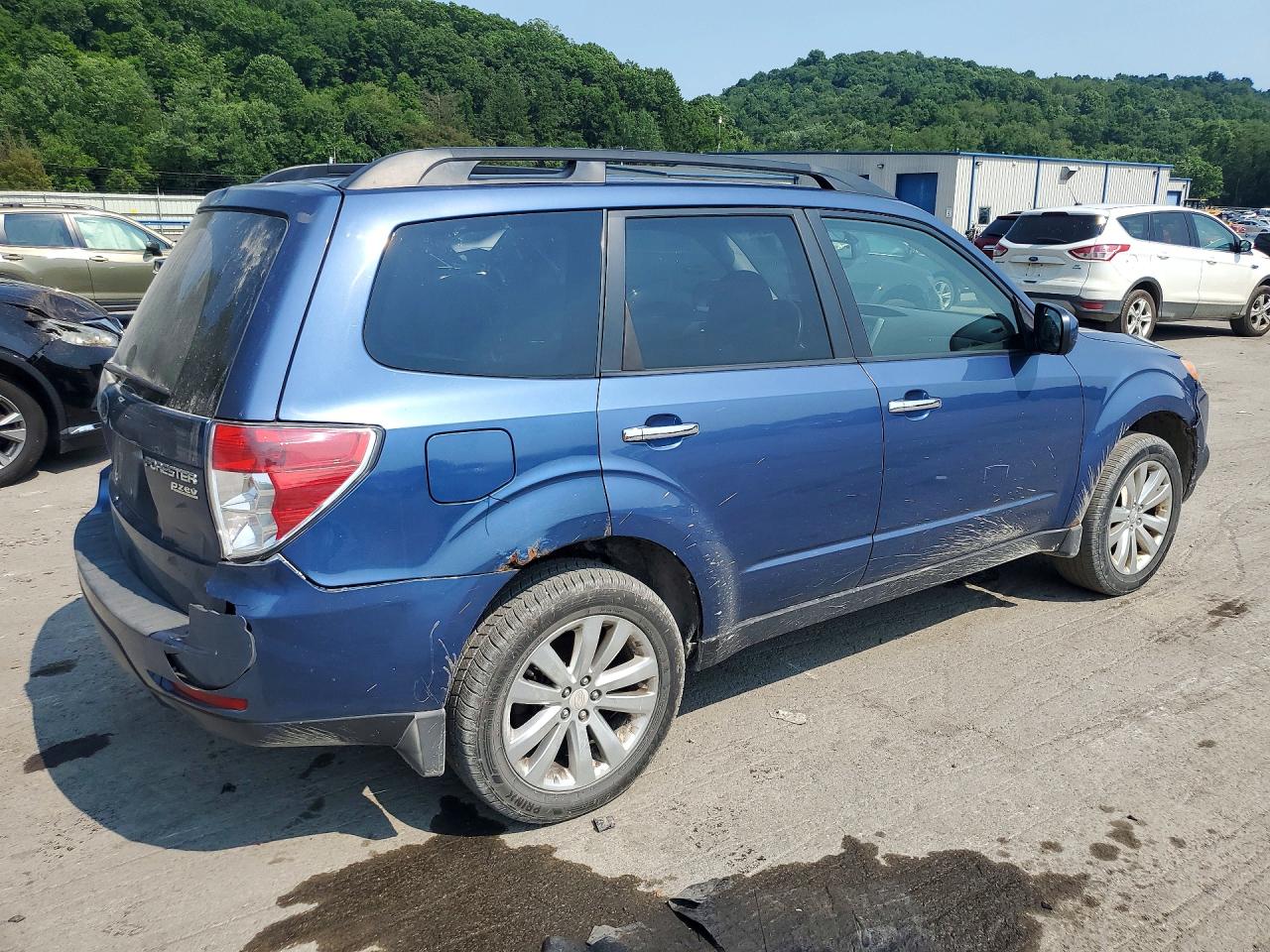 2011 Subaru Forester 2.5x Premium Blue vin: JF2SHADC8BH728070