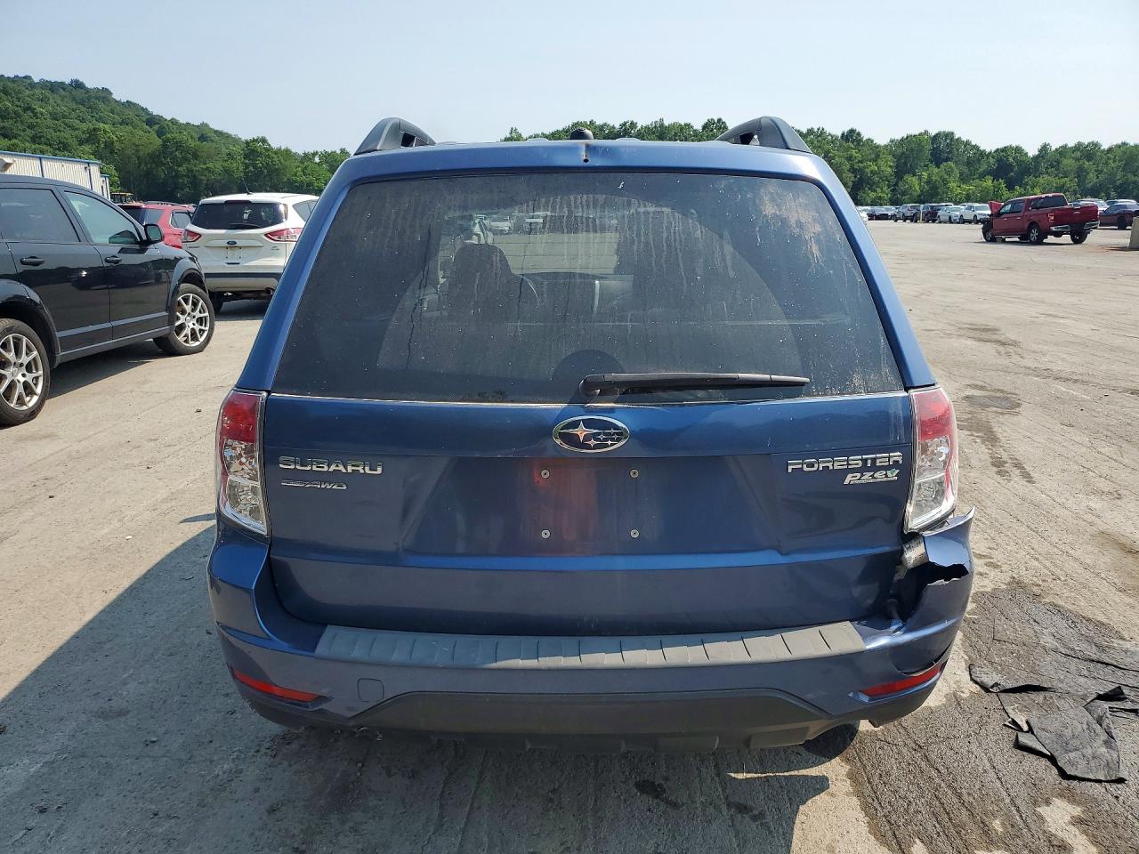 2011 Subaru Forester 2.5x Premium Blue vin: JF2SHADC8BH728070