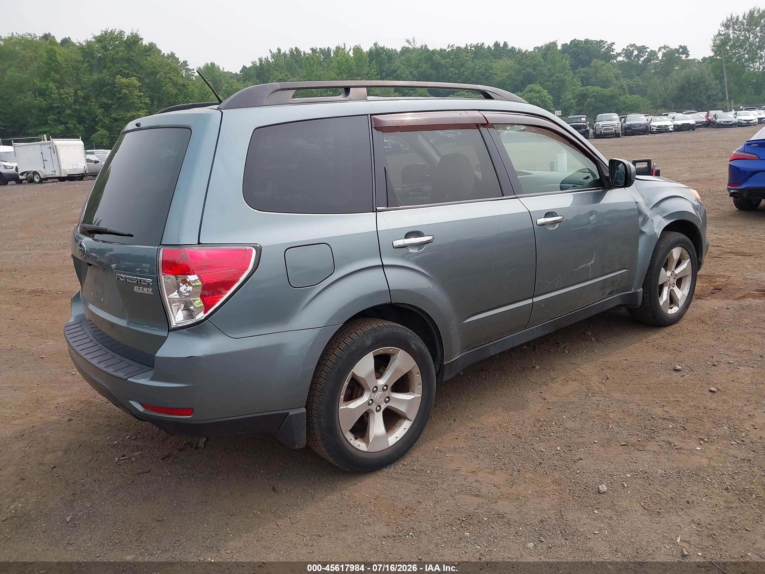 2011 Subaru Forester 2.5x Premium Серый vin: JF2SHADC8BH745077