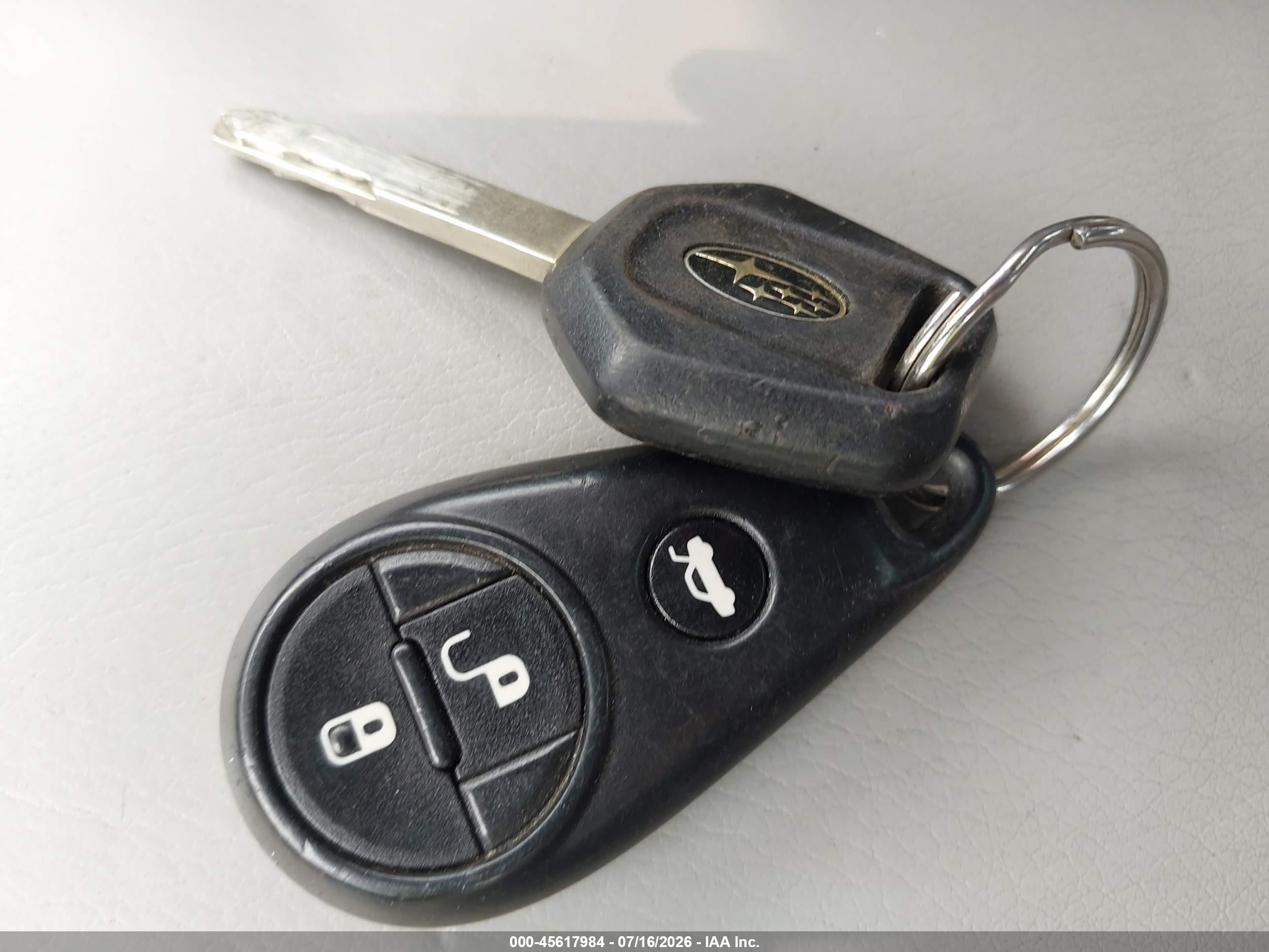 2011 Subaru Forester 2.5x Premium Серый vin: JF2SHADC8BH745077