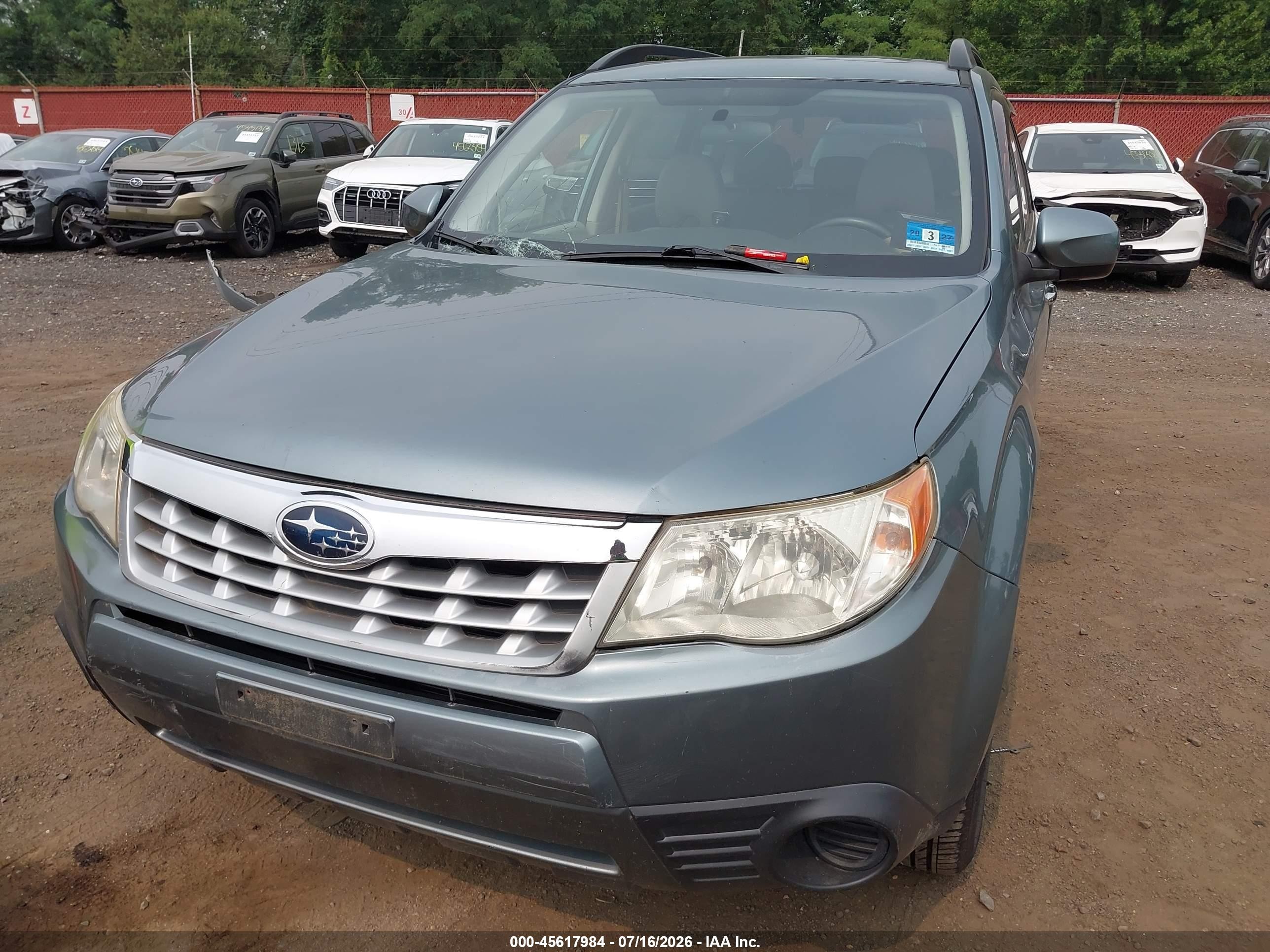 2011 Subaru Forester 2.5x Premium Серый vin: JF2SHADC8BH745077