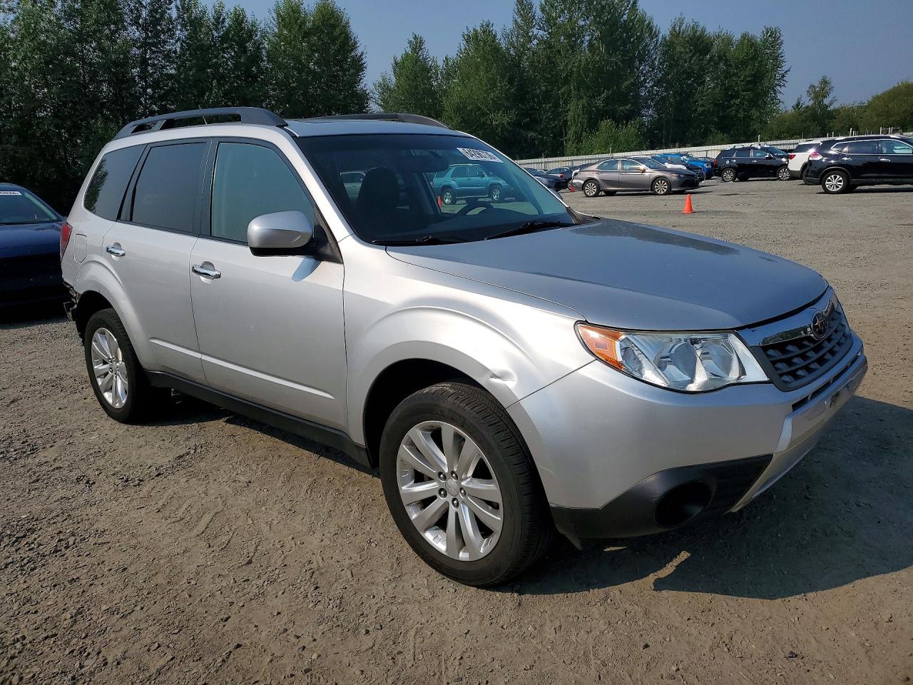 2011 Subaru Forester 2.5x Premium Silver vin: JF2SHADC8BH747914