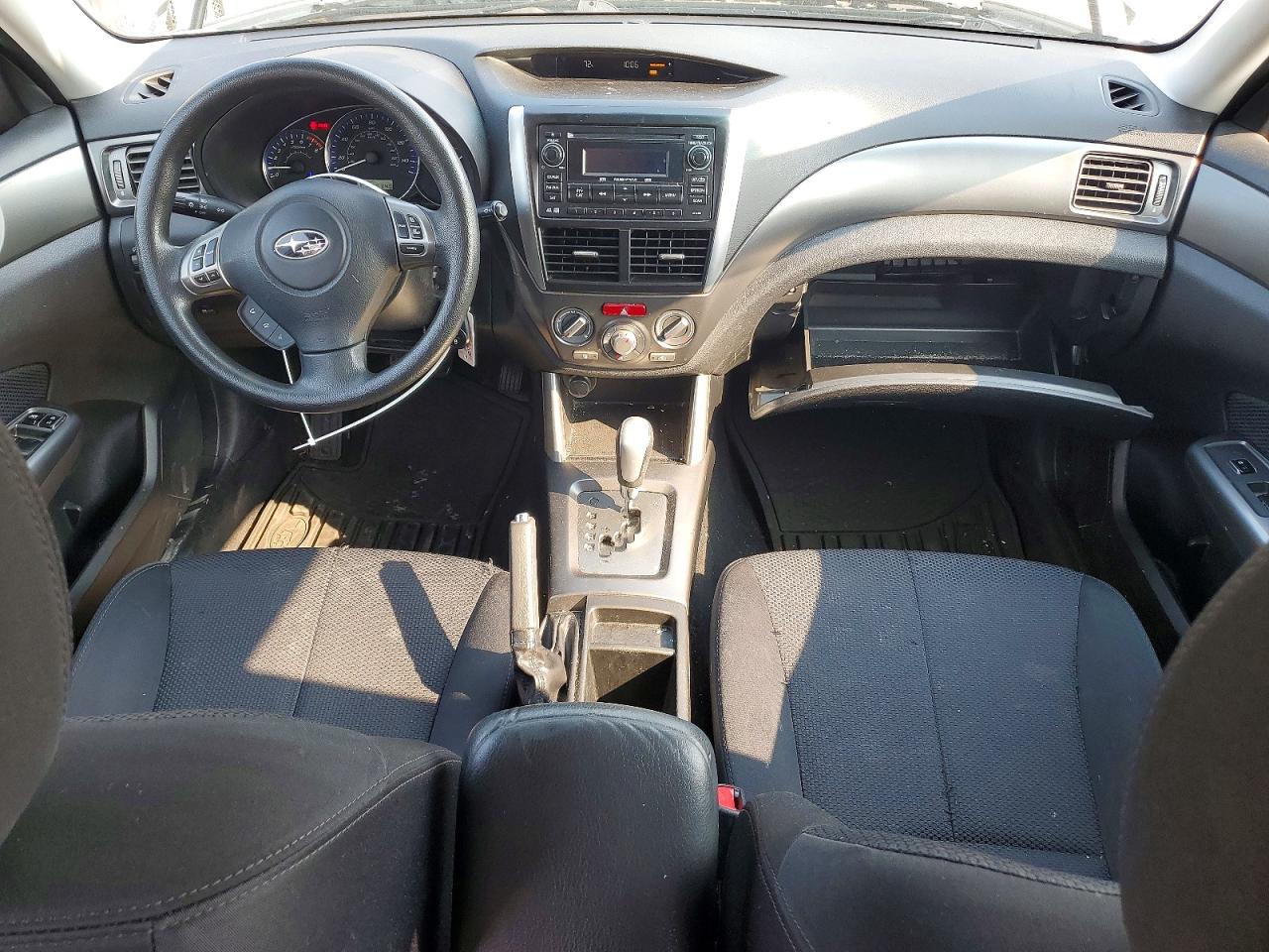 2011 Subaru Forester 2.5x Premium Silver vin: JF2SHADC8BH747914