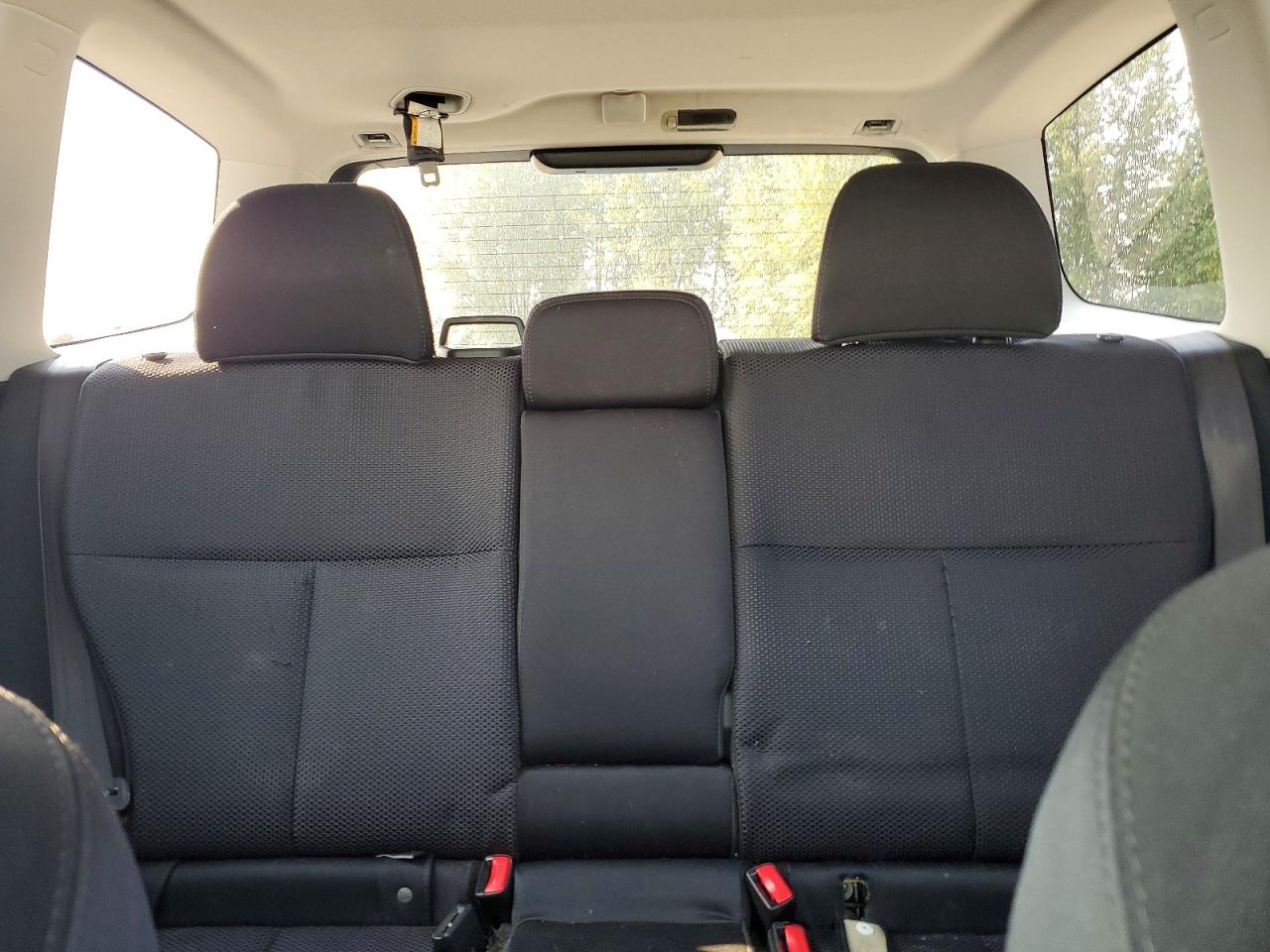 2011 Subaru Forester 2.5x Premium Silver vin: JF2SHADC8BH747914