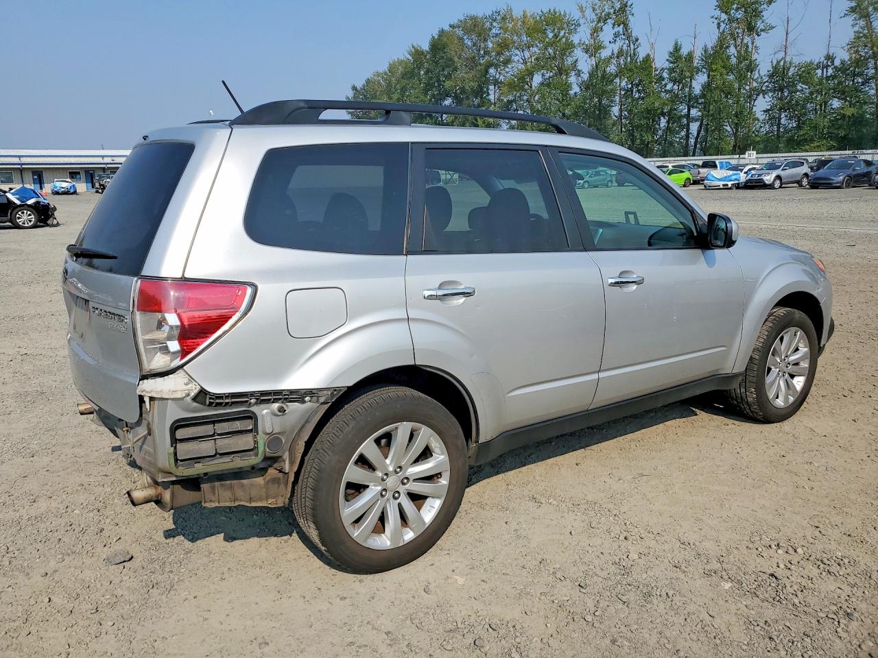 2011 Subaru Forester 2.5x Premium Silver vin: JF2SHADC8BH747914