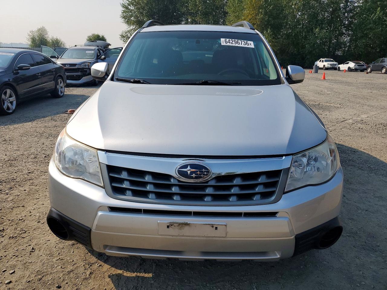 2011 Subaru Forester 2.5x Premium Silver vin: JF2SHADC8BH747914