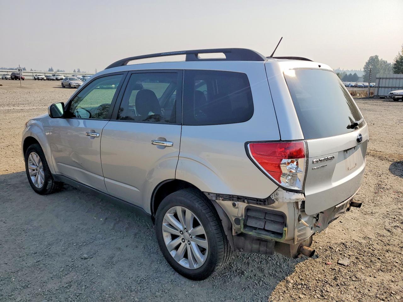 2011 Subaru Forester 2.5x Premium Silver vin: JF2SHADC8BH747914