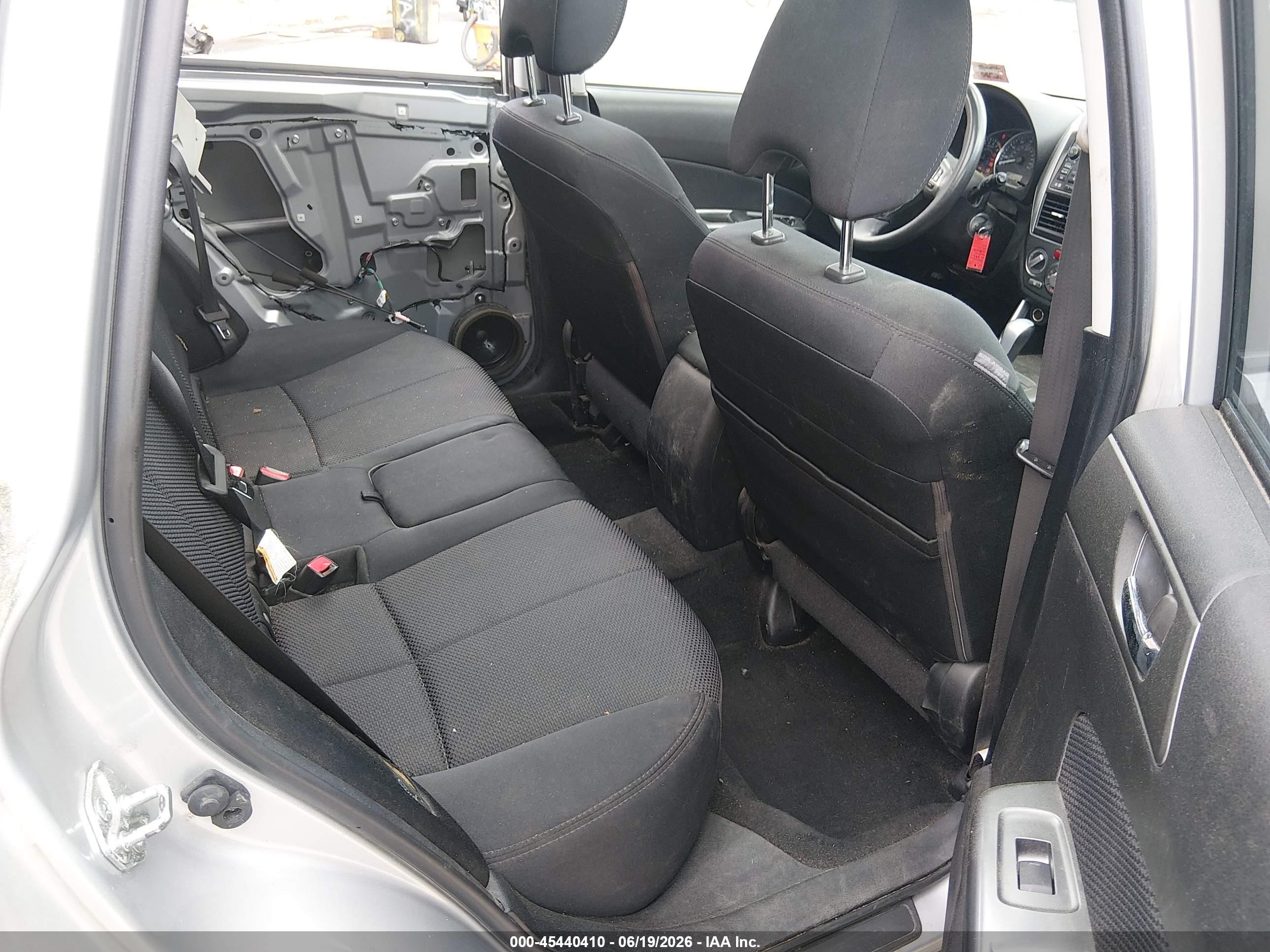 2011 Subaru Forester 2.5x Premium Серебряный vin: JF2SHADC8BH749047