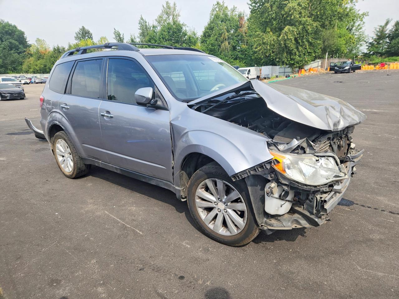 2011 Subaru Forester 2.5x Premium Silver vin: JF2SHADC8BH766804