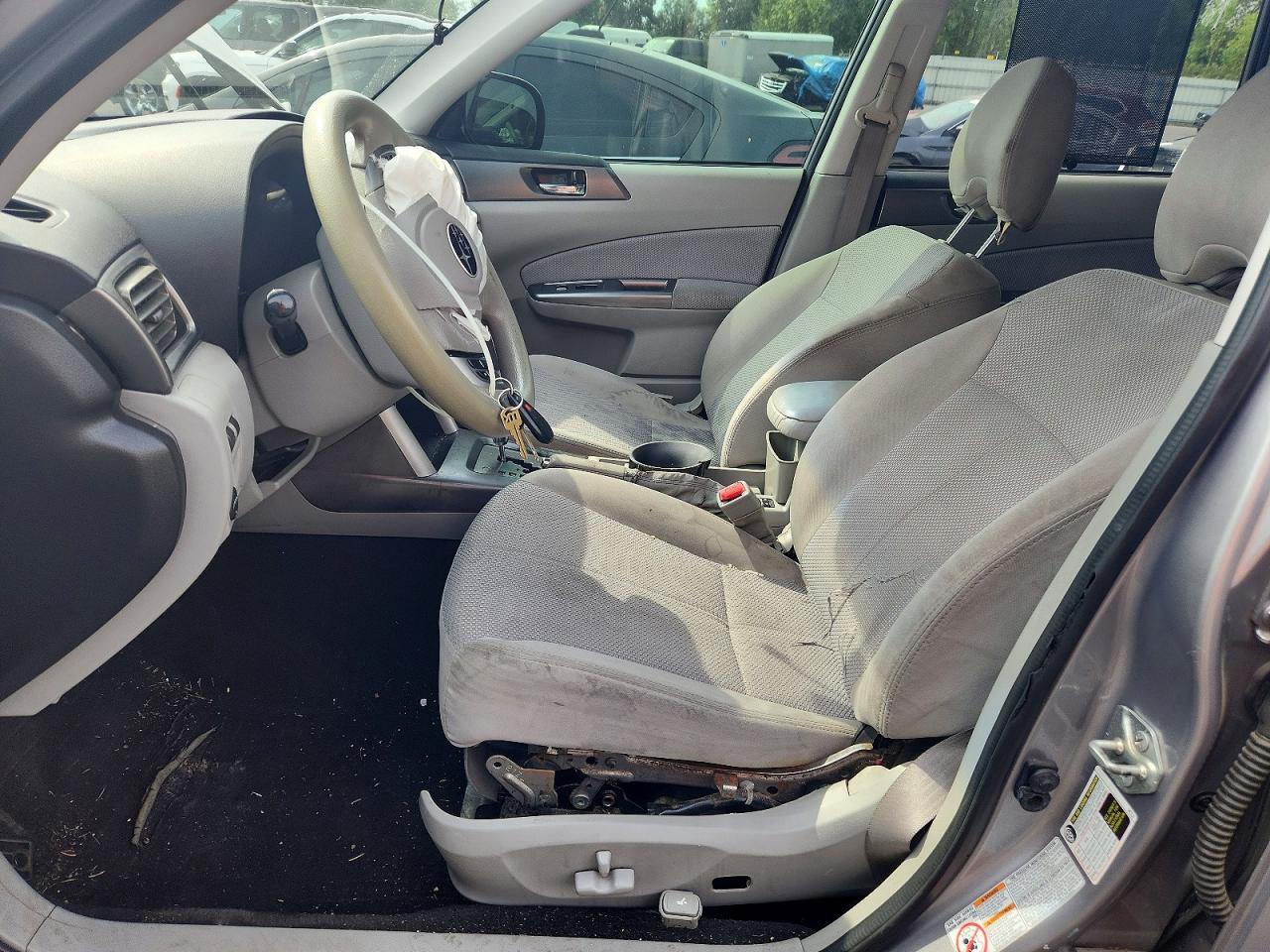 2011 Subaru Forester 2.5x Premium Silver vin: JF2SHADC8BH766804