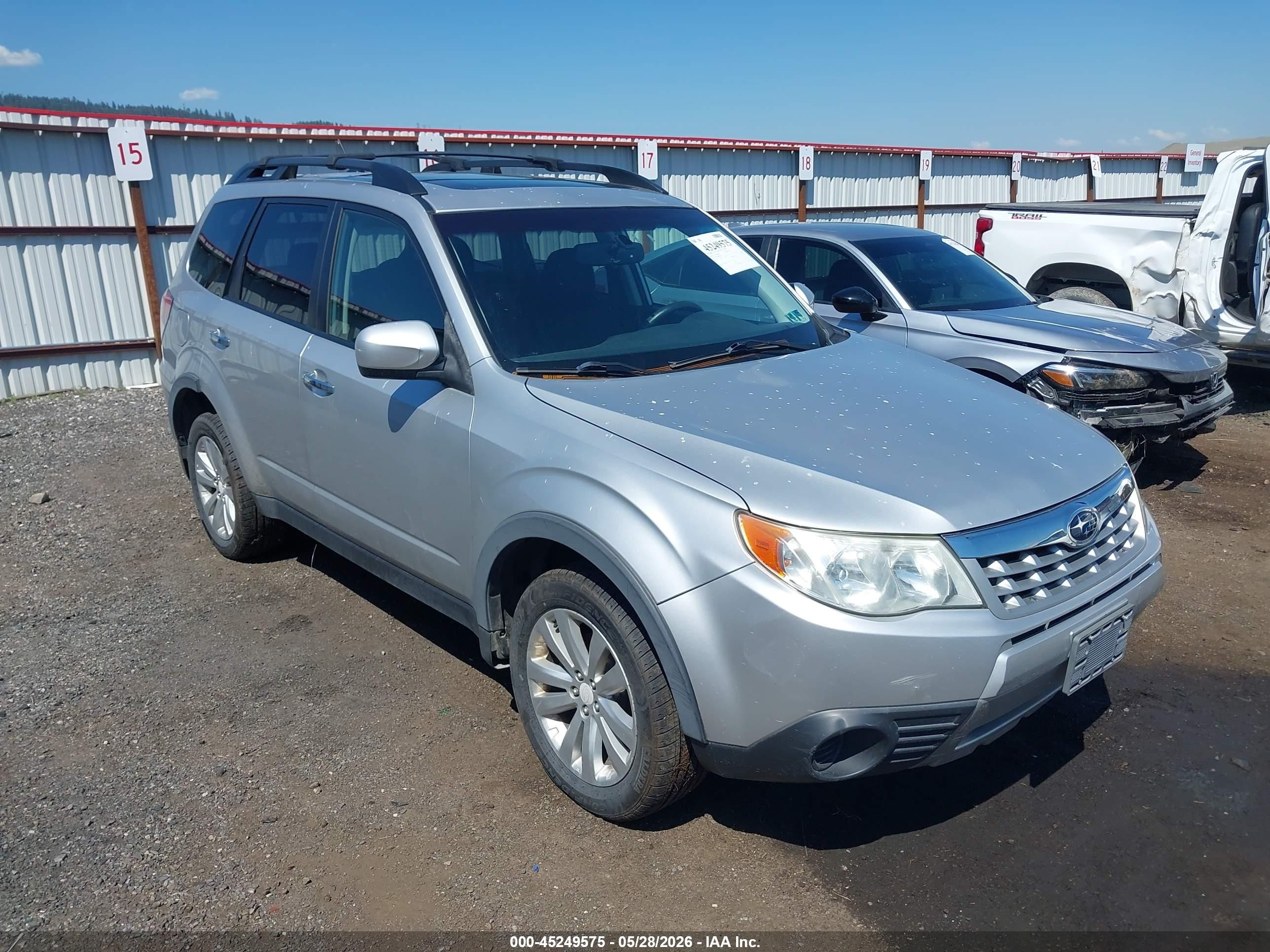2011 Subaru Forester 2.5x Premium Silver vin: JF2SHADC8BH770724