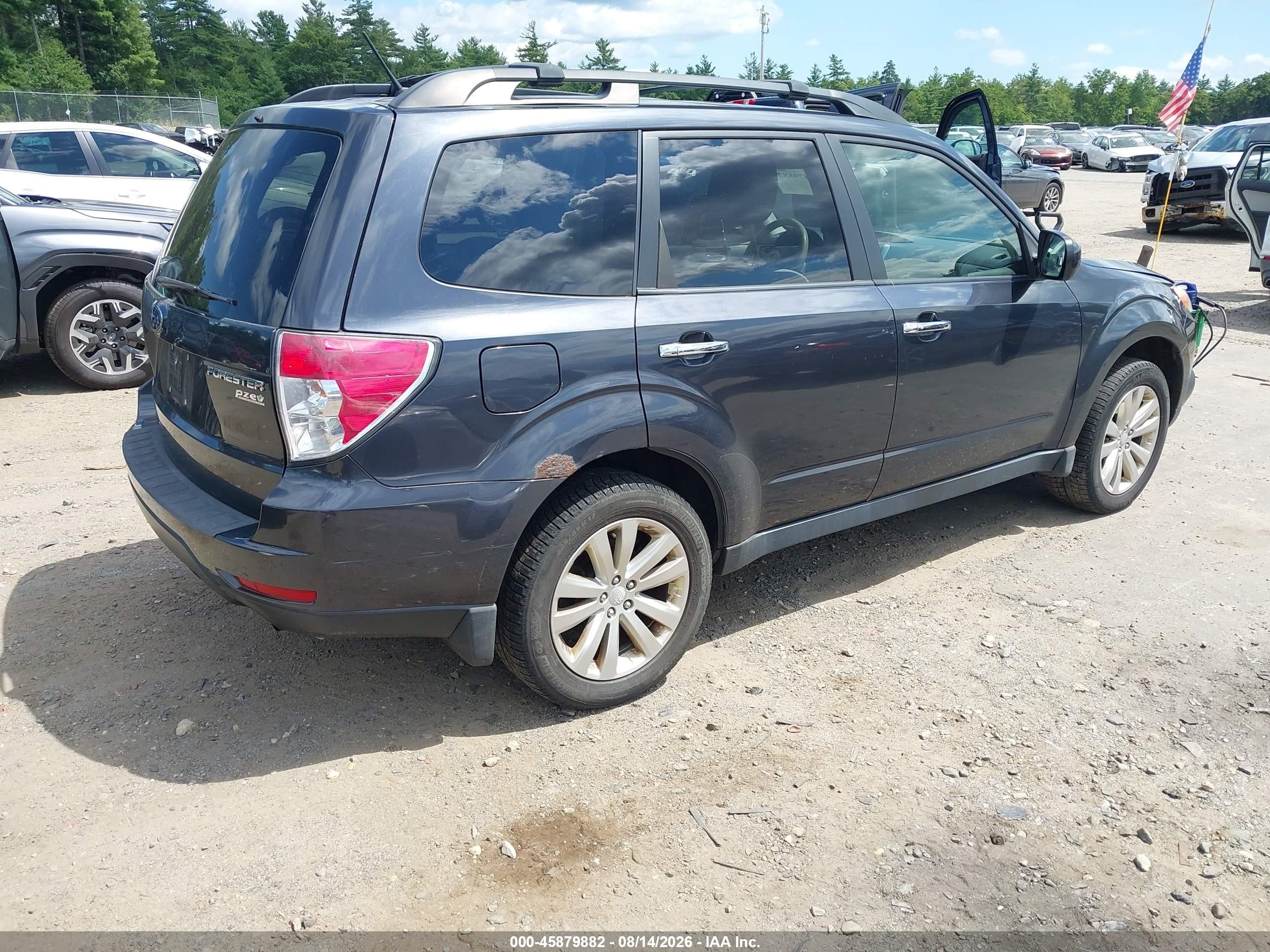 2012 Subaru Forester 2.5x Premium Gray vin: JF2SHADC8CH401184