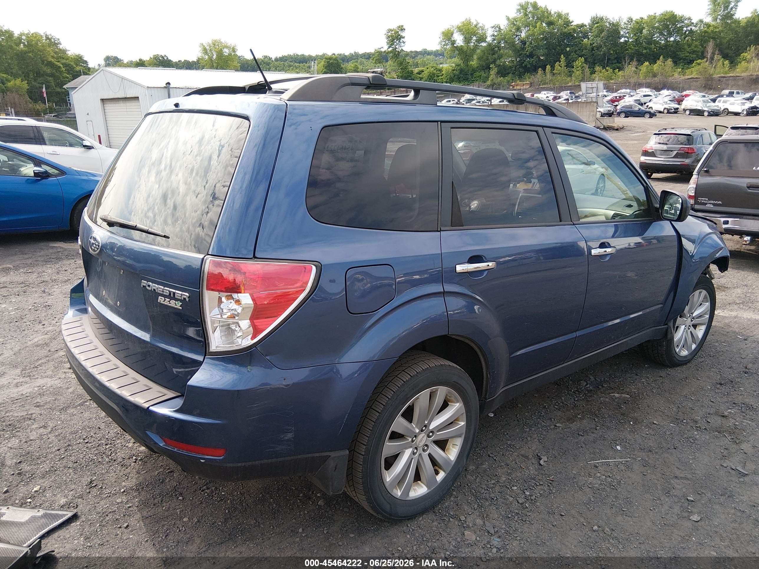 2012 Subaru Forester 2.5x Premium Blue vin: JF2SHADC8CH440387