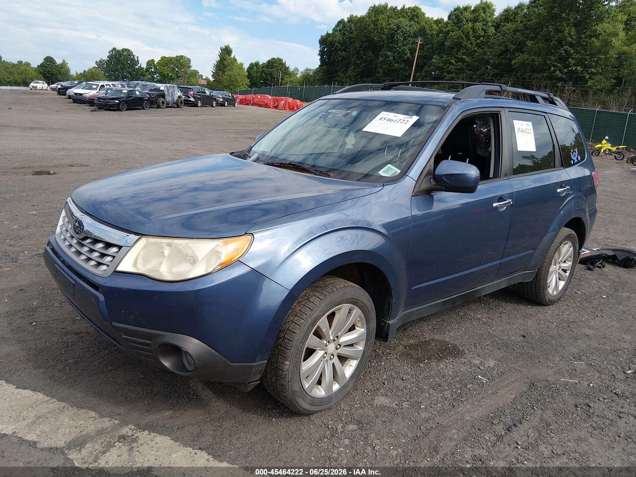 2012 Subaru Forester 2.5x Premium Blue vin: JF2SHADC8CH440387