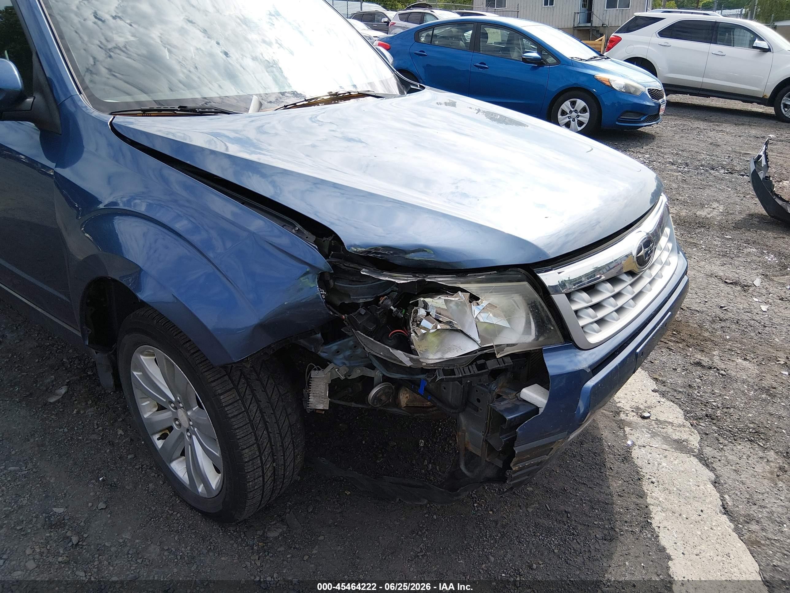 2012 Subaru Forester 2.5x Premium Blue vin: JF2SHADC8CH440387