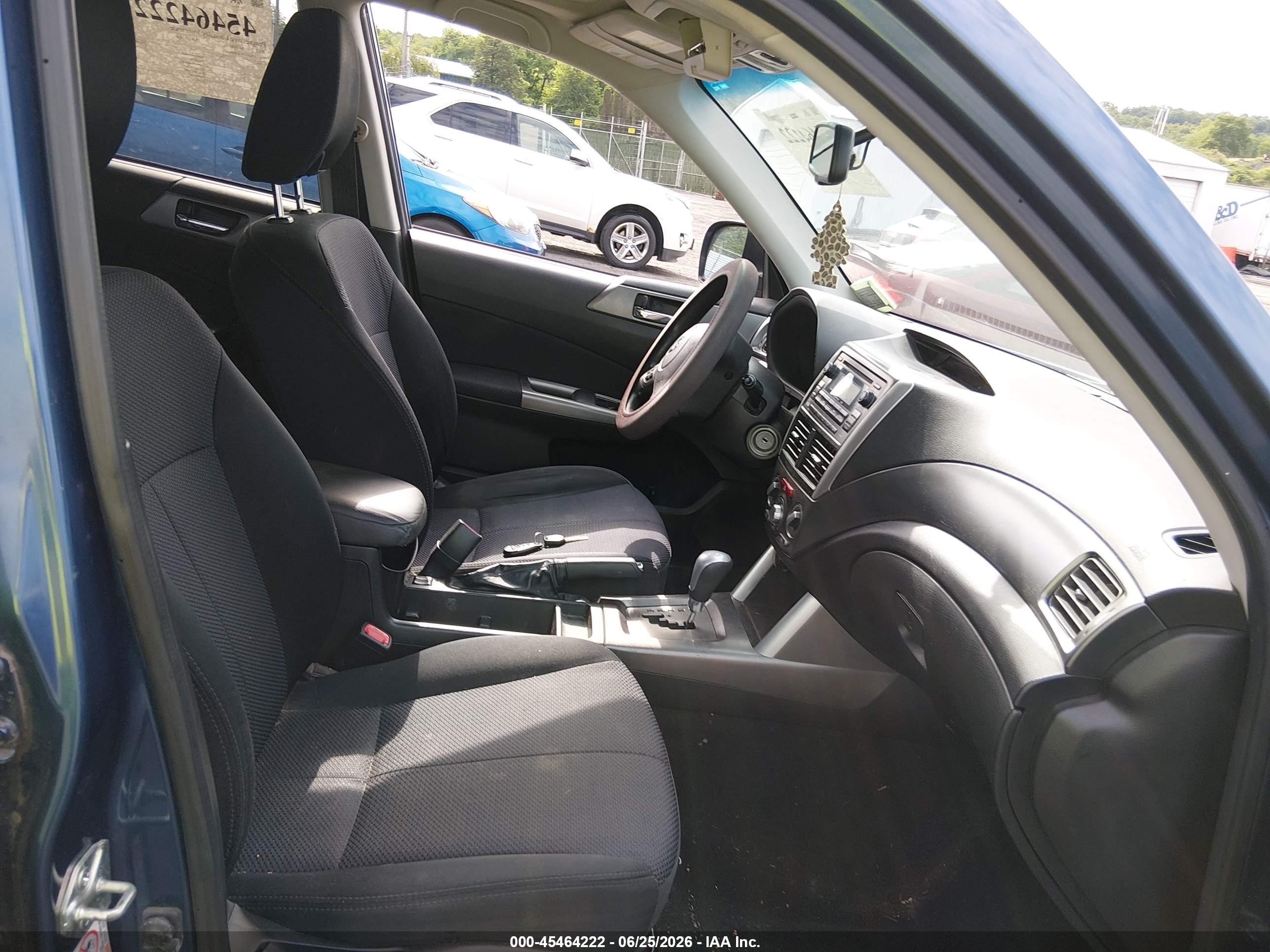 2012 Subaru Forester 2.5x Premium Blue vin: JF2SHADC8CH440387