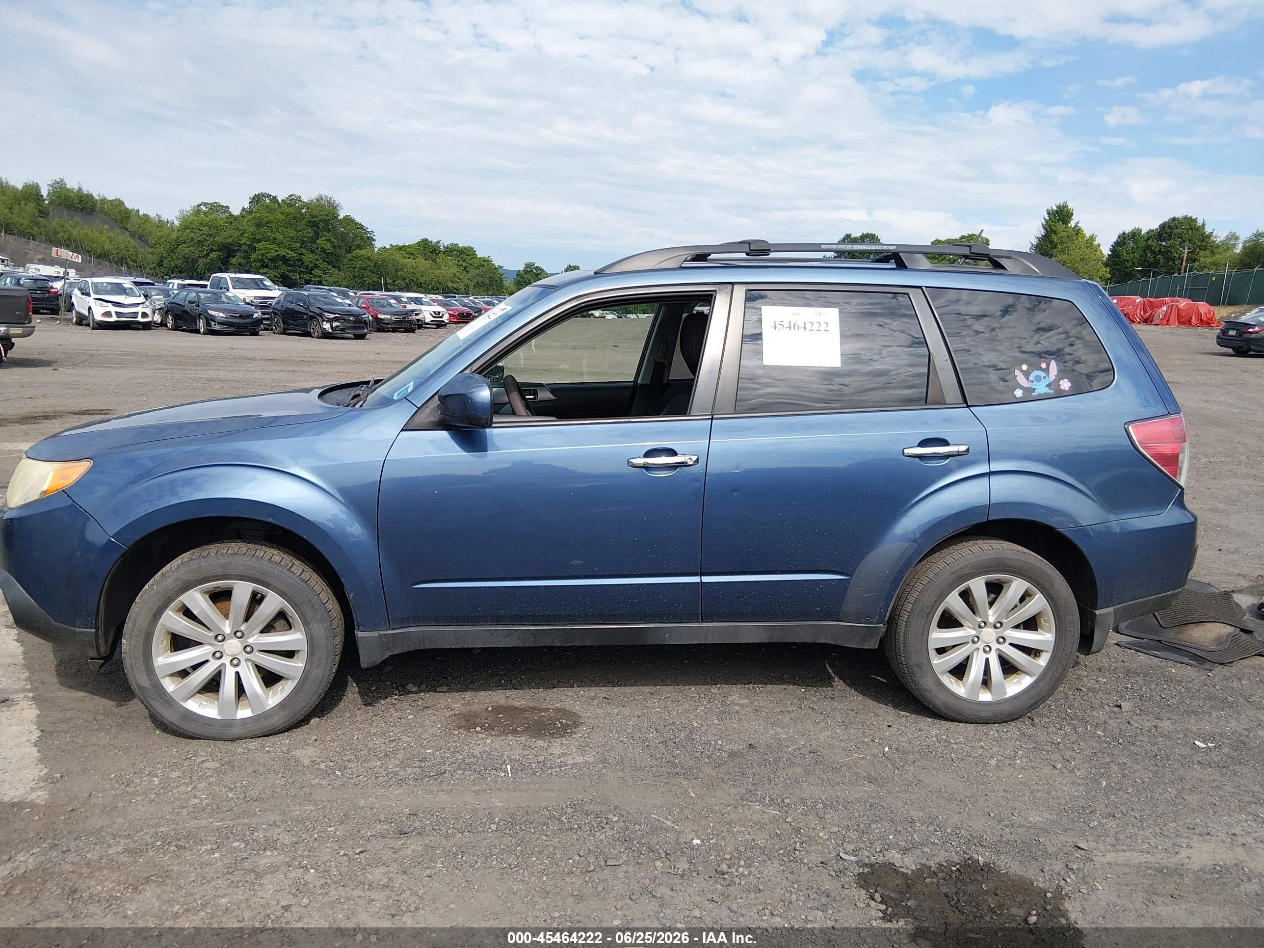 2012 Subaru Forester 2.5x Premium Blue vin: JF2SHADC8CH440387