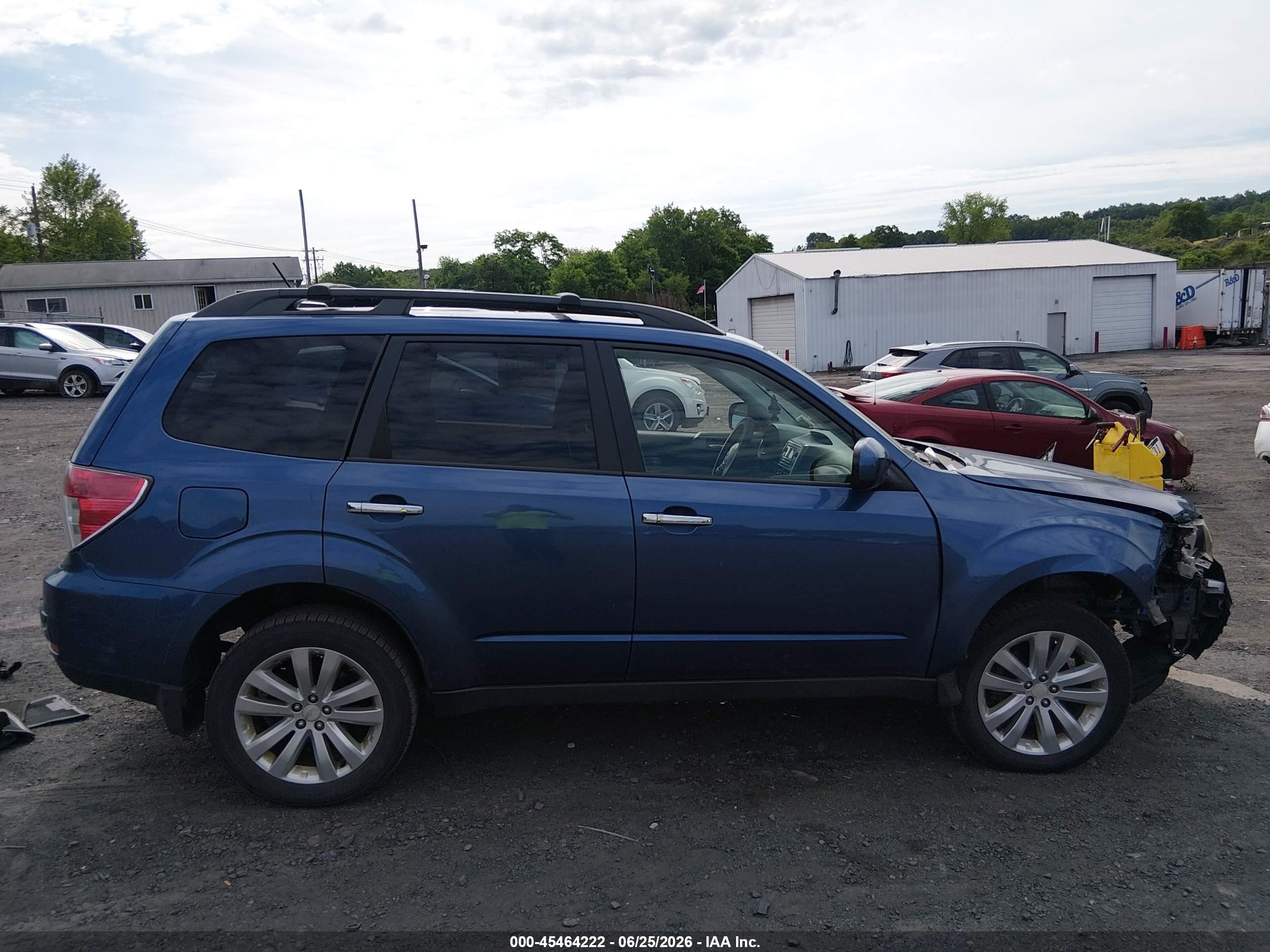 2012 Subaru Forester 2.5x Premium Blue vin: JF2SHADC8CH440387