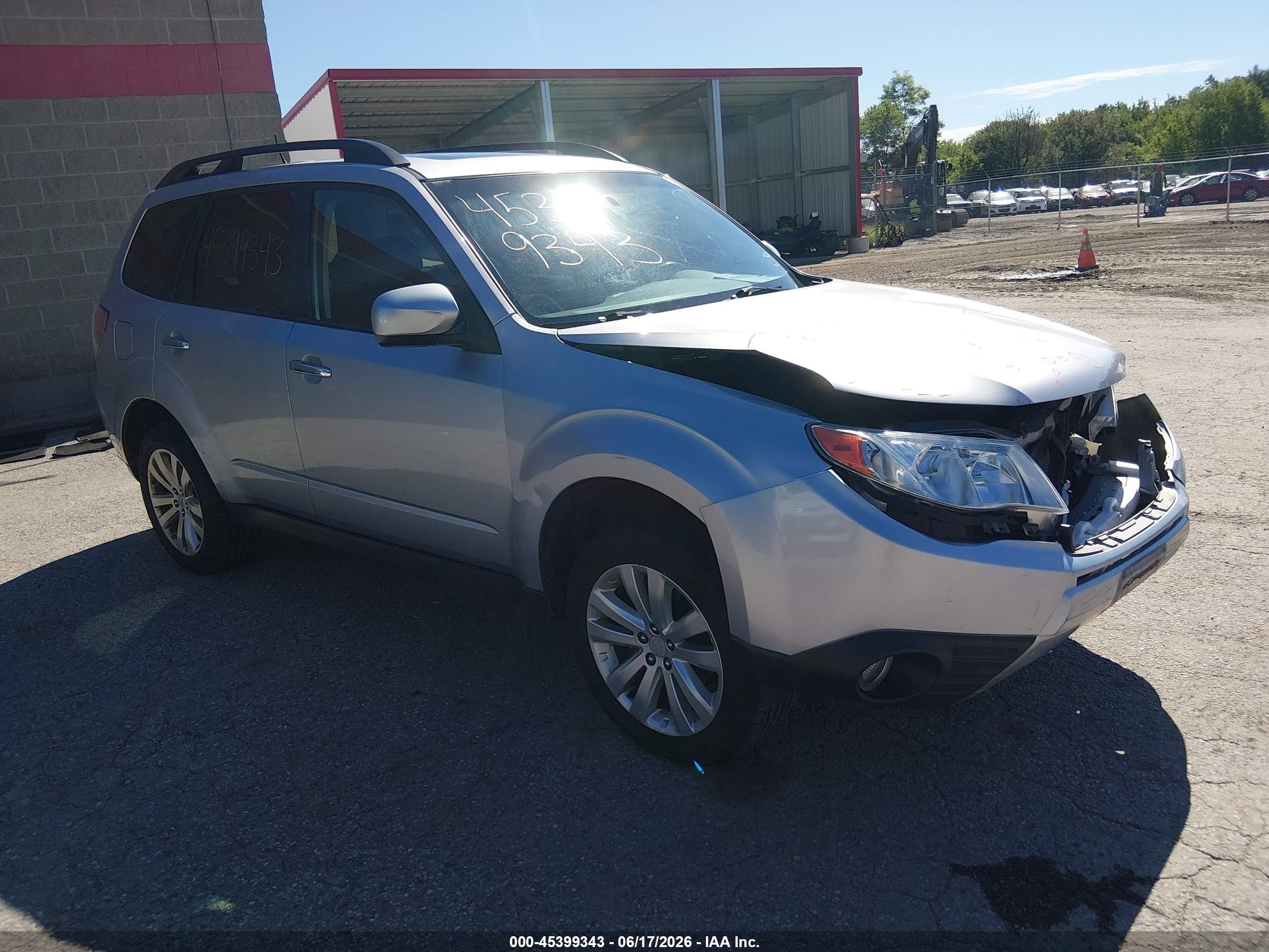 2012 Subaru Forester 2.5x Premium Silver vin: JF2SHADC8CH450627