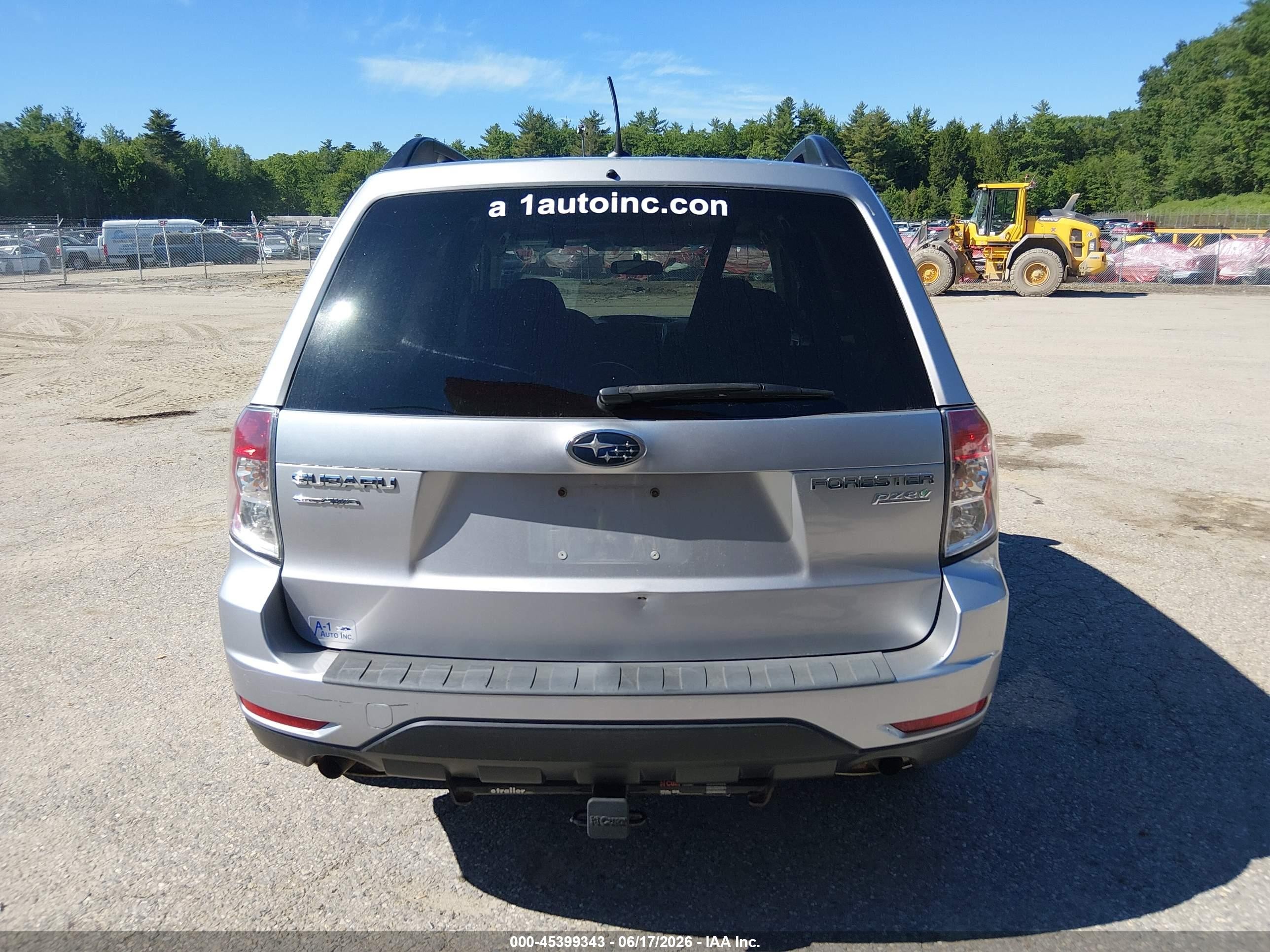2012 Subaru Forester 2.5x Premium Silver vin: JF2SHADC8CH450627