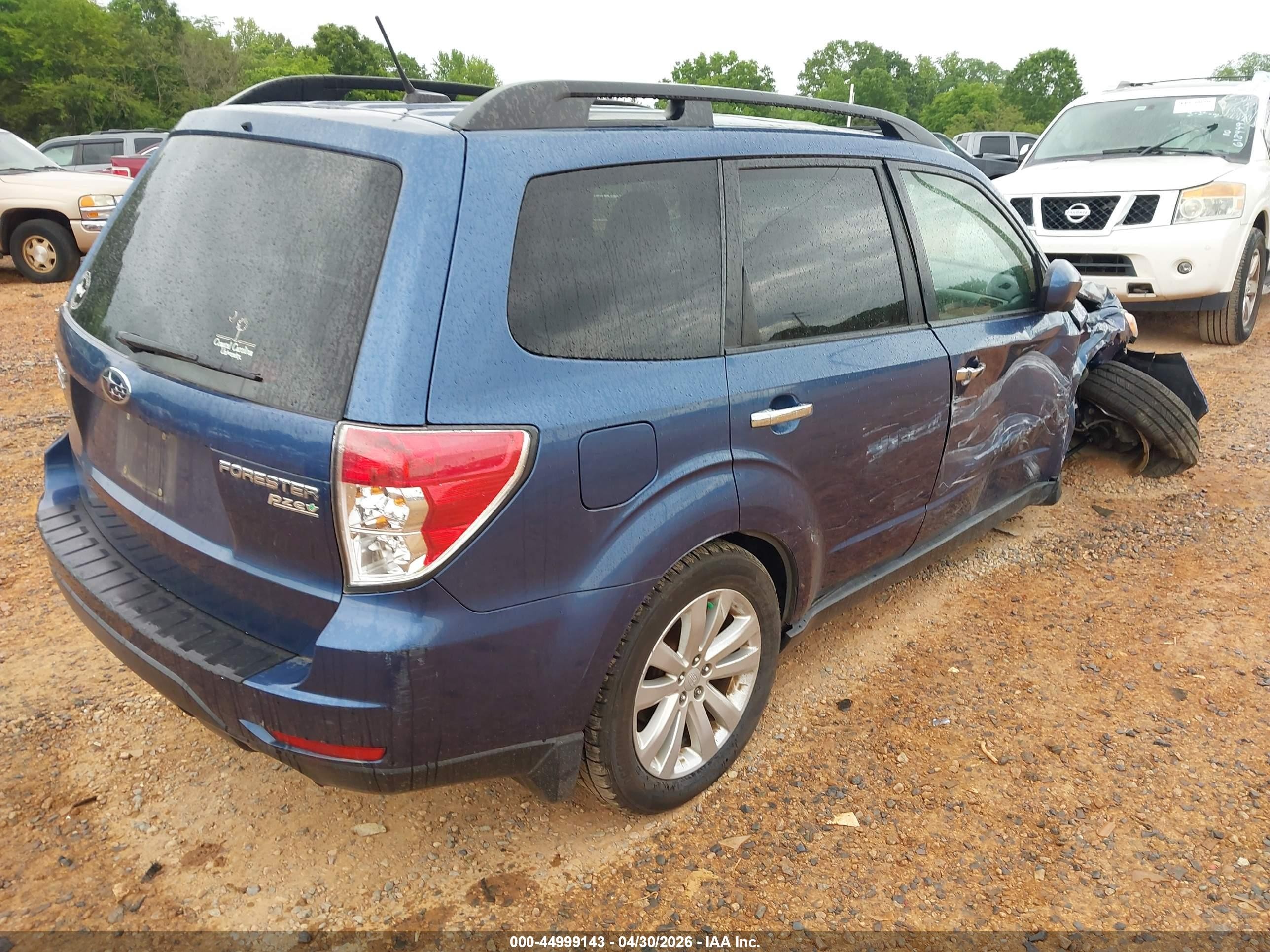 2012 Subaru Forester 2.5x Premium Blue vin: JF2SHADC8CH454452