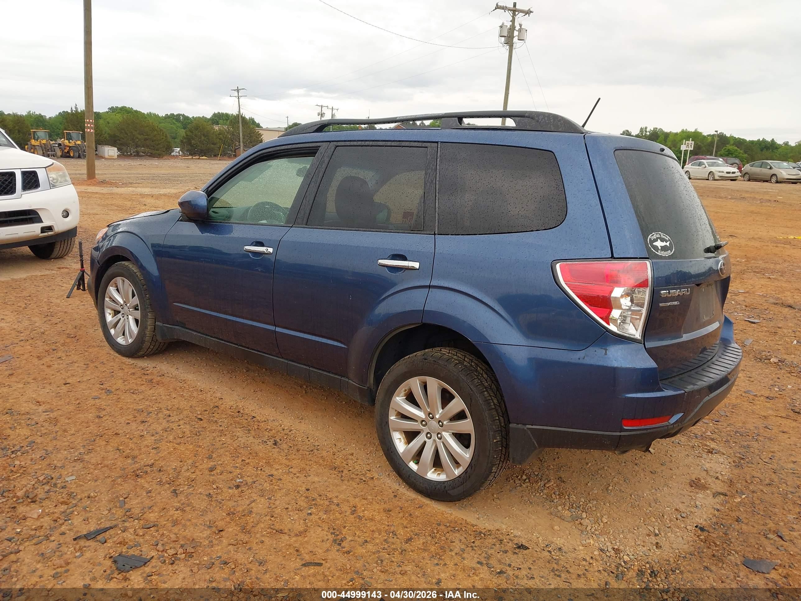 2012 Subaru Forester 2.5x Premium Blue vin: JF2SHADC8CH454452