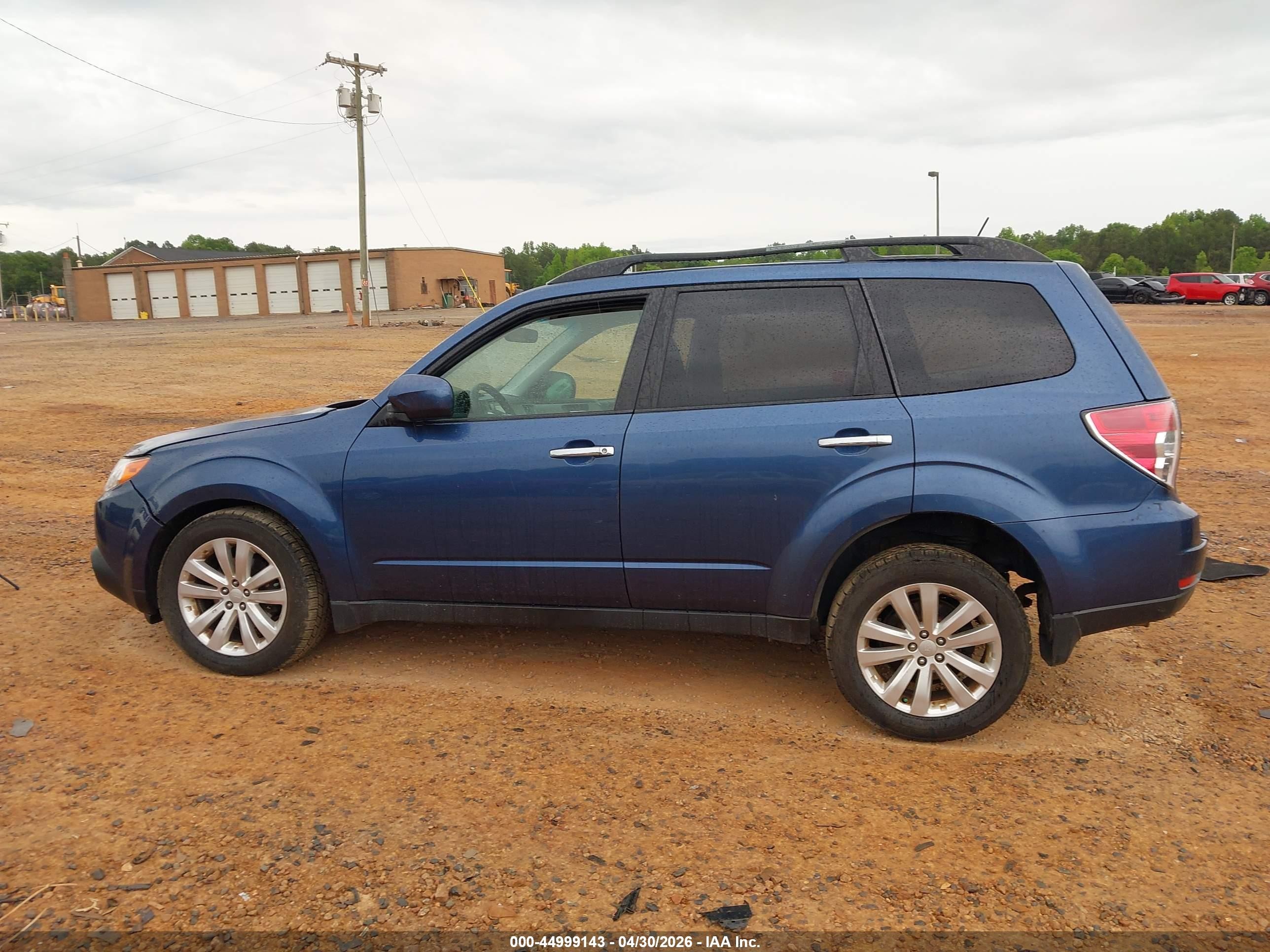 2012 Subaru Forester 2.5x Premium Blue vin: JF2SHADC8CH454452