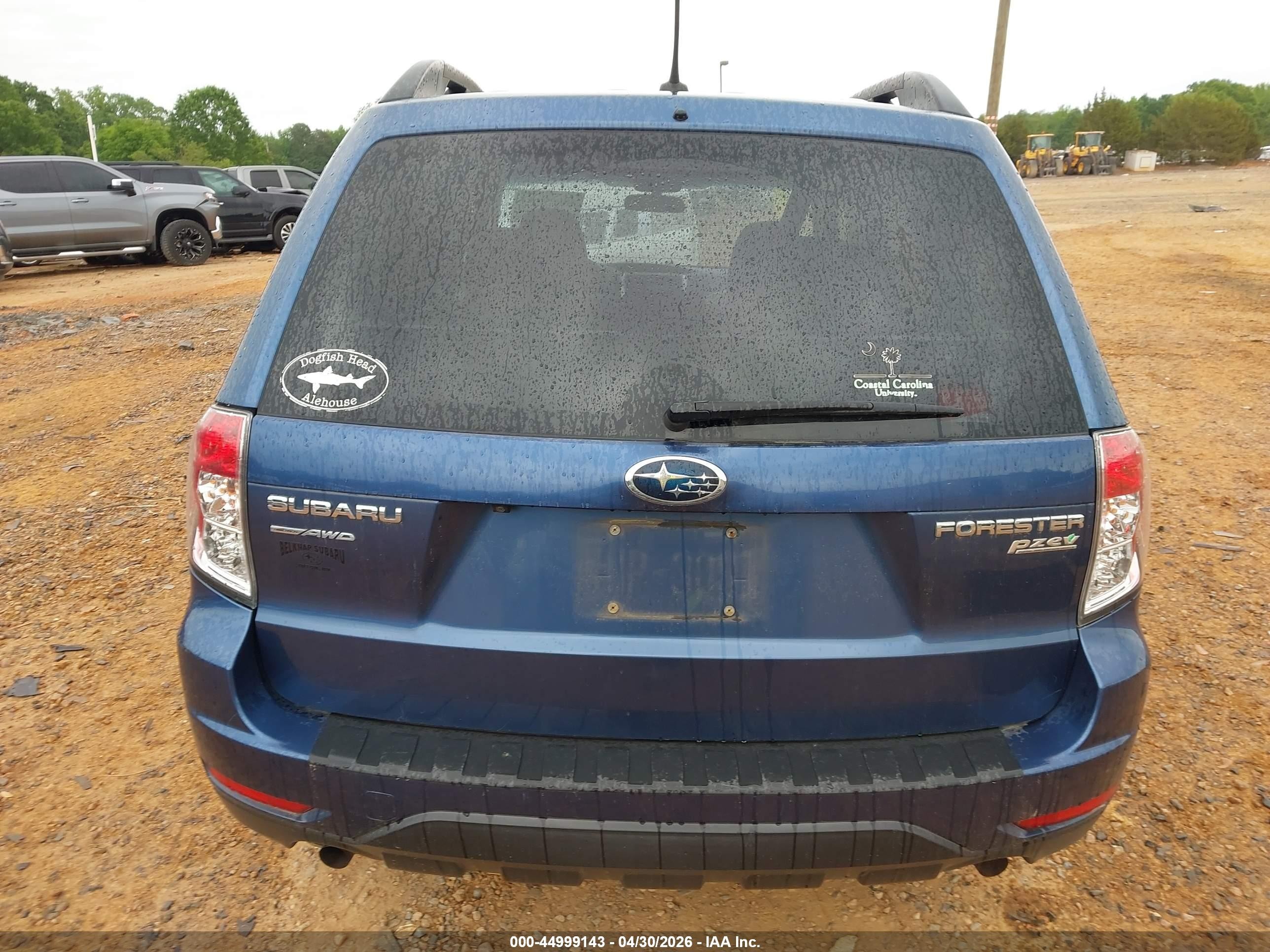 2012 Subaru Forester 2.5x Premium Blue vin: JF2SHADC8CH454452