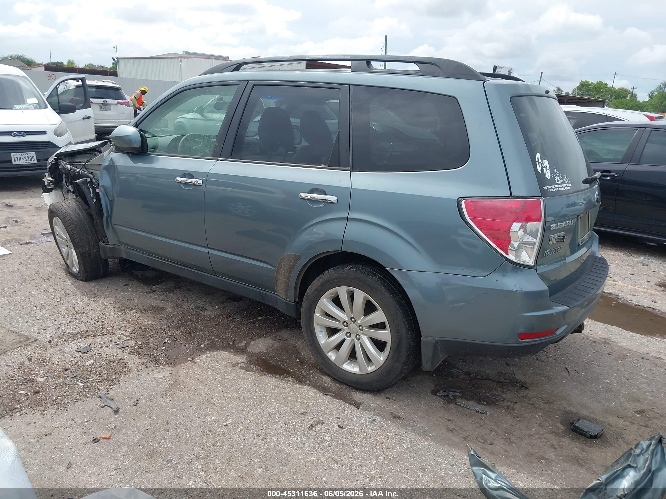 2013 Subaru Forester 2.5x Premium Зеленый vin: JF2SHADC8DG401631