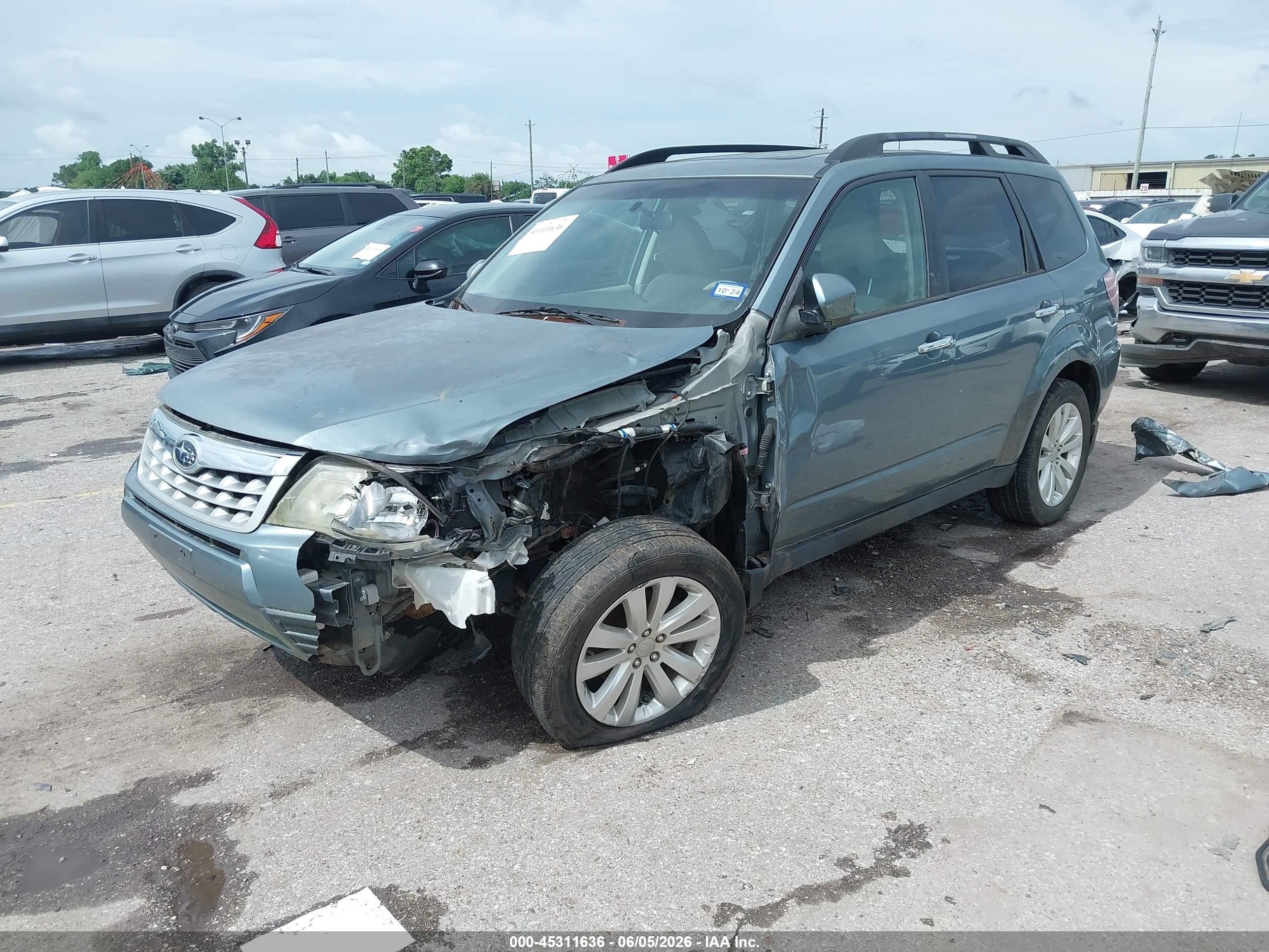 2013 Subaru Forester 2.5x Premium Зеленый vin: JF2SHADC8DG401631