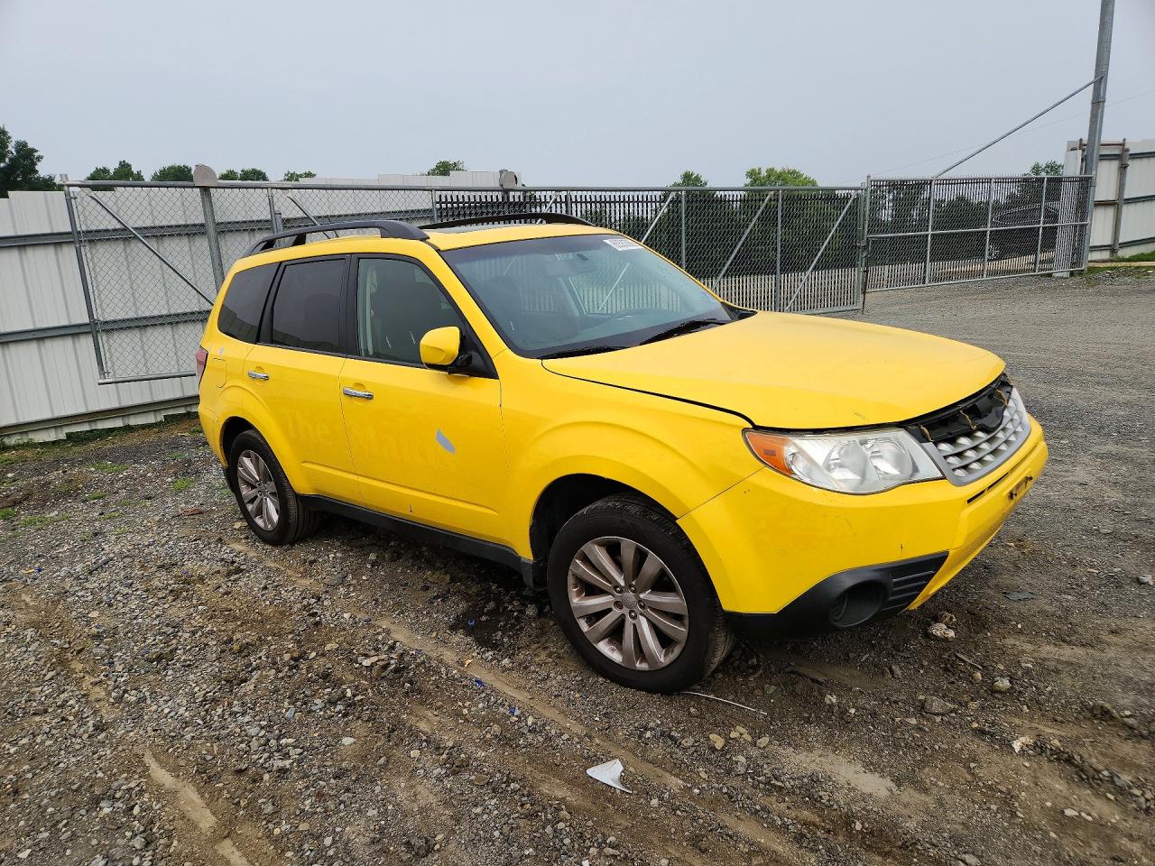 2013 Subaru Forester 2.5x Premium Yellow vin: JF2SHADC8DH422635