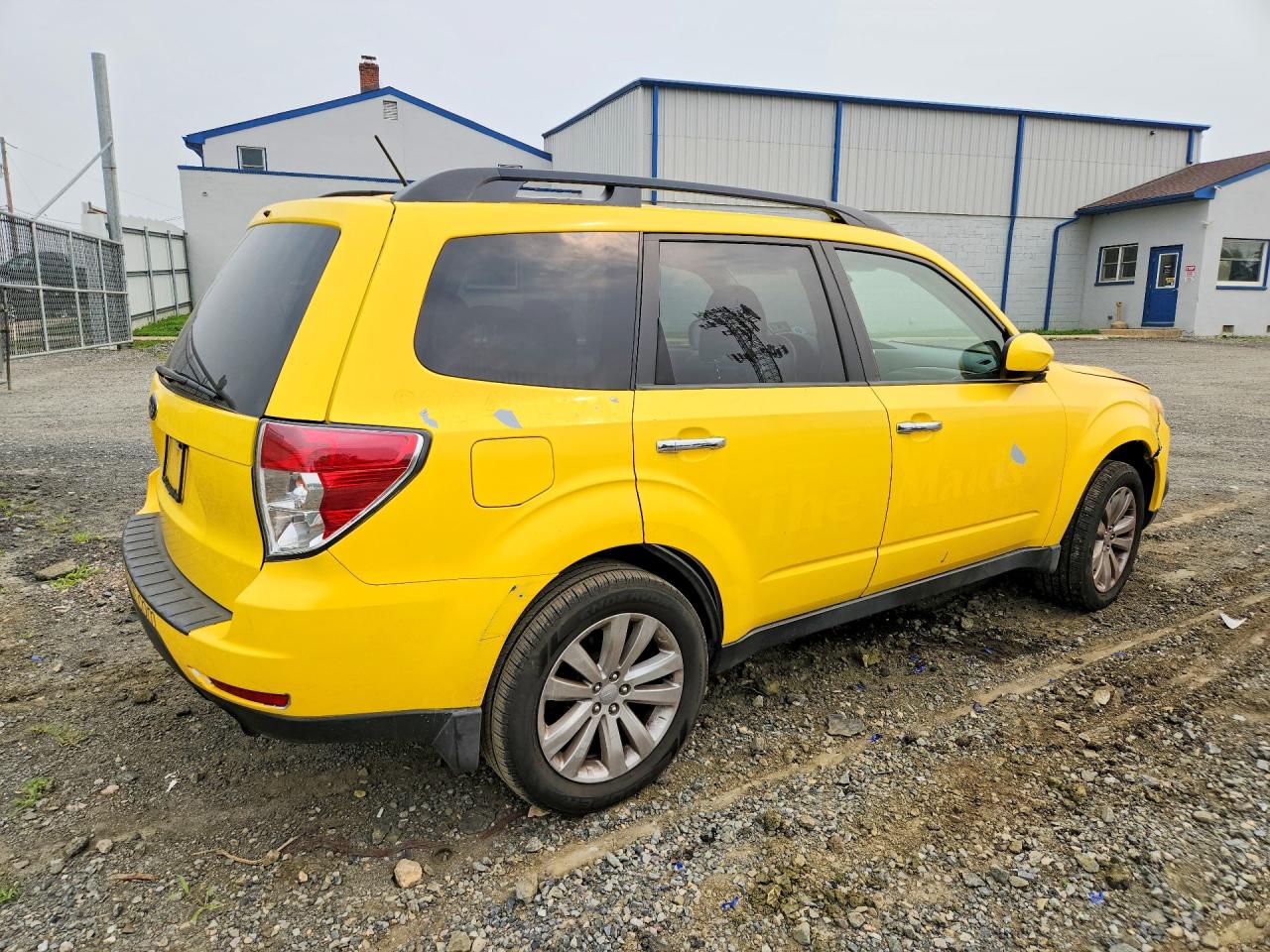 2013 Subaru Forester 2.5x Premium Yellow vin: JF2SHADC8DH422635