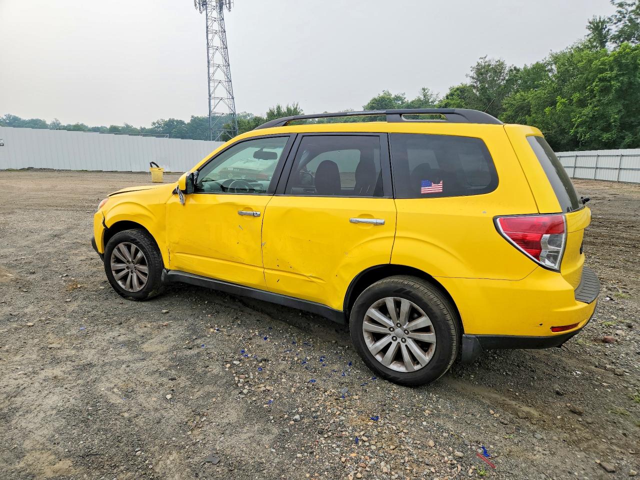 2013 Subaru Forester 2.5x Premium Yellow vin: JF2SHADC8DH422635