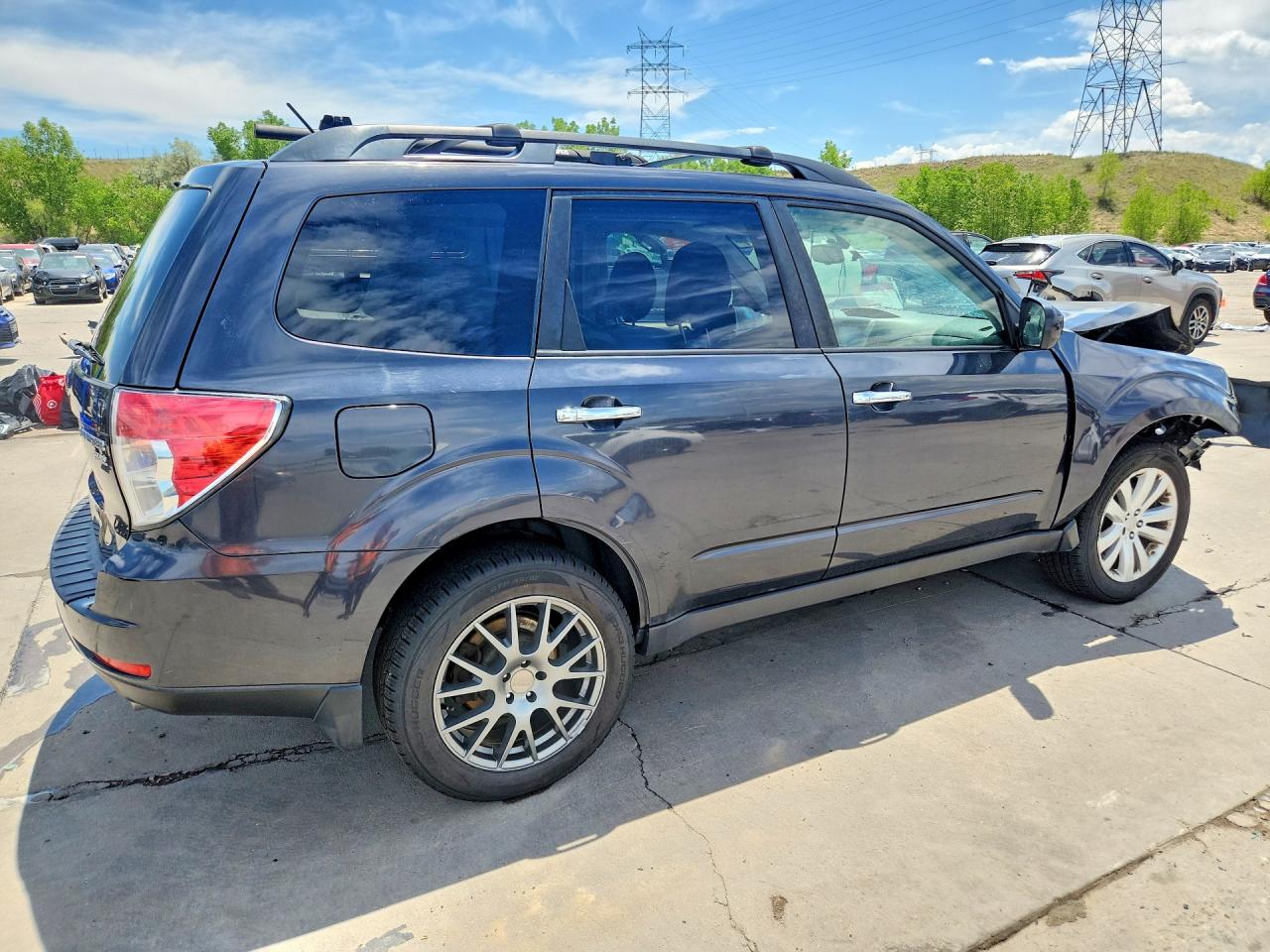 2013 Subaru Forester 2.5x Premium Black vin: JF2SHADC8DH424109