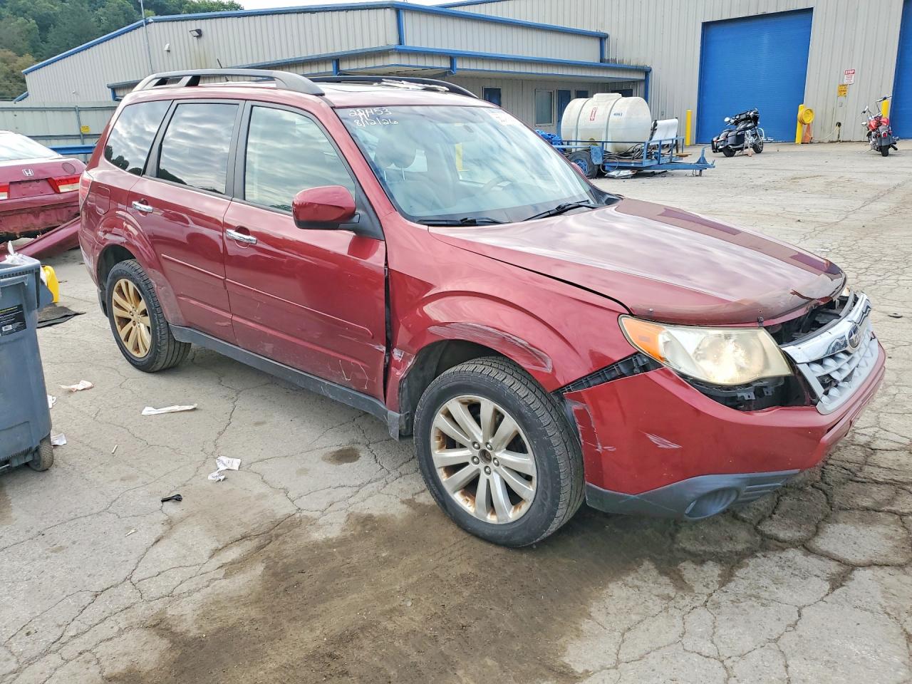 2013 Subaru Forester 2.5x Premium Burgundy vin: JF2SHADC8DH443923