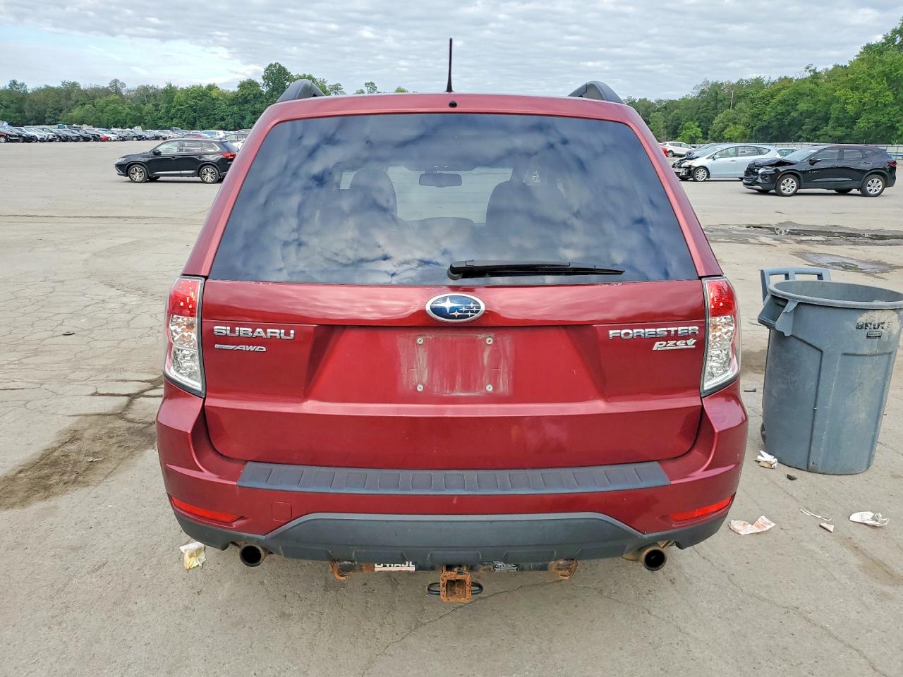 2013 Subaru Forester 2.5x Premium Burgundy vin: JF2SHADC8DH443923