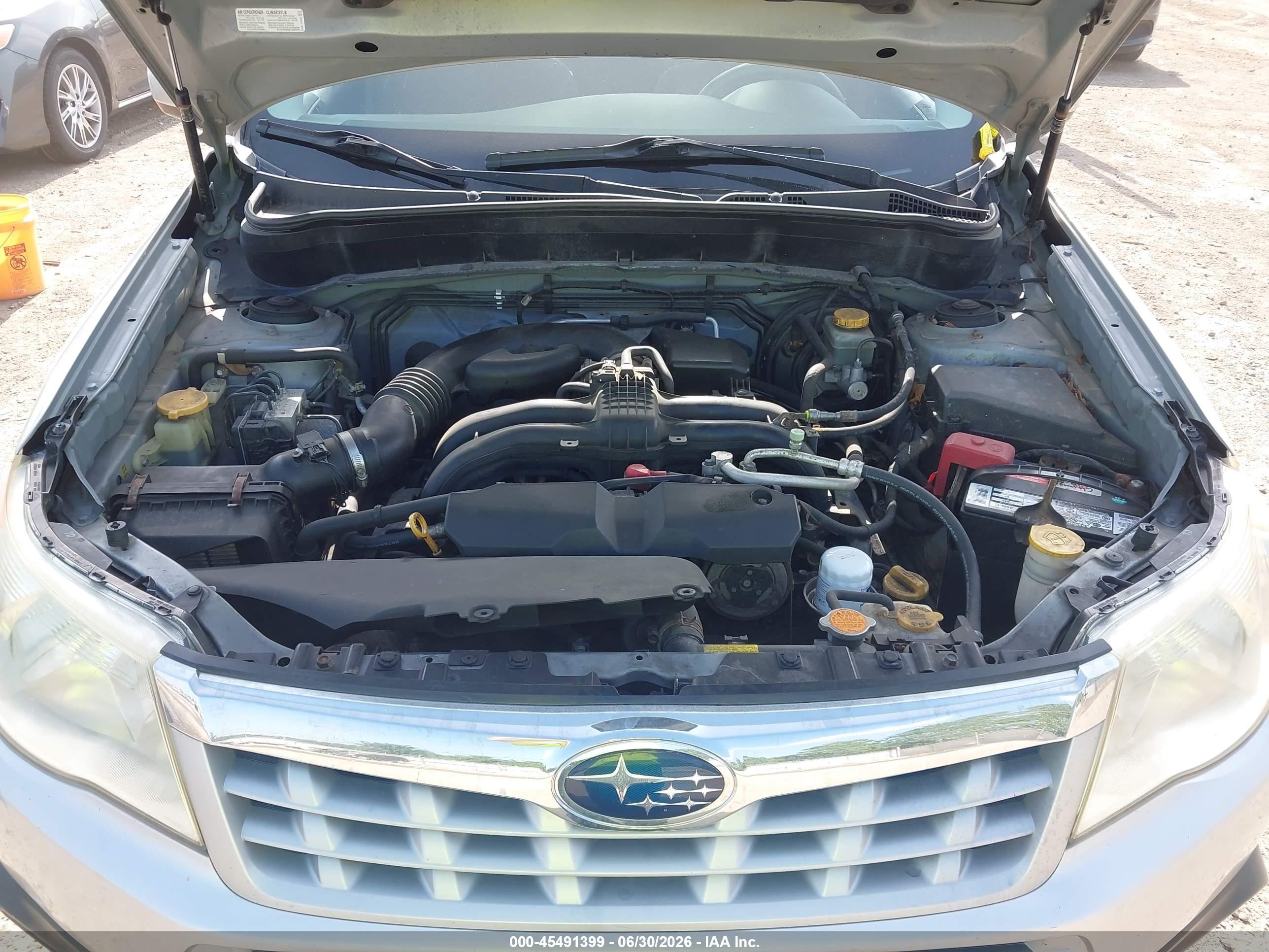 2011 Subaru Forester 2.5x Premium Silver vin: JF2SHADC9BH718230