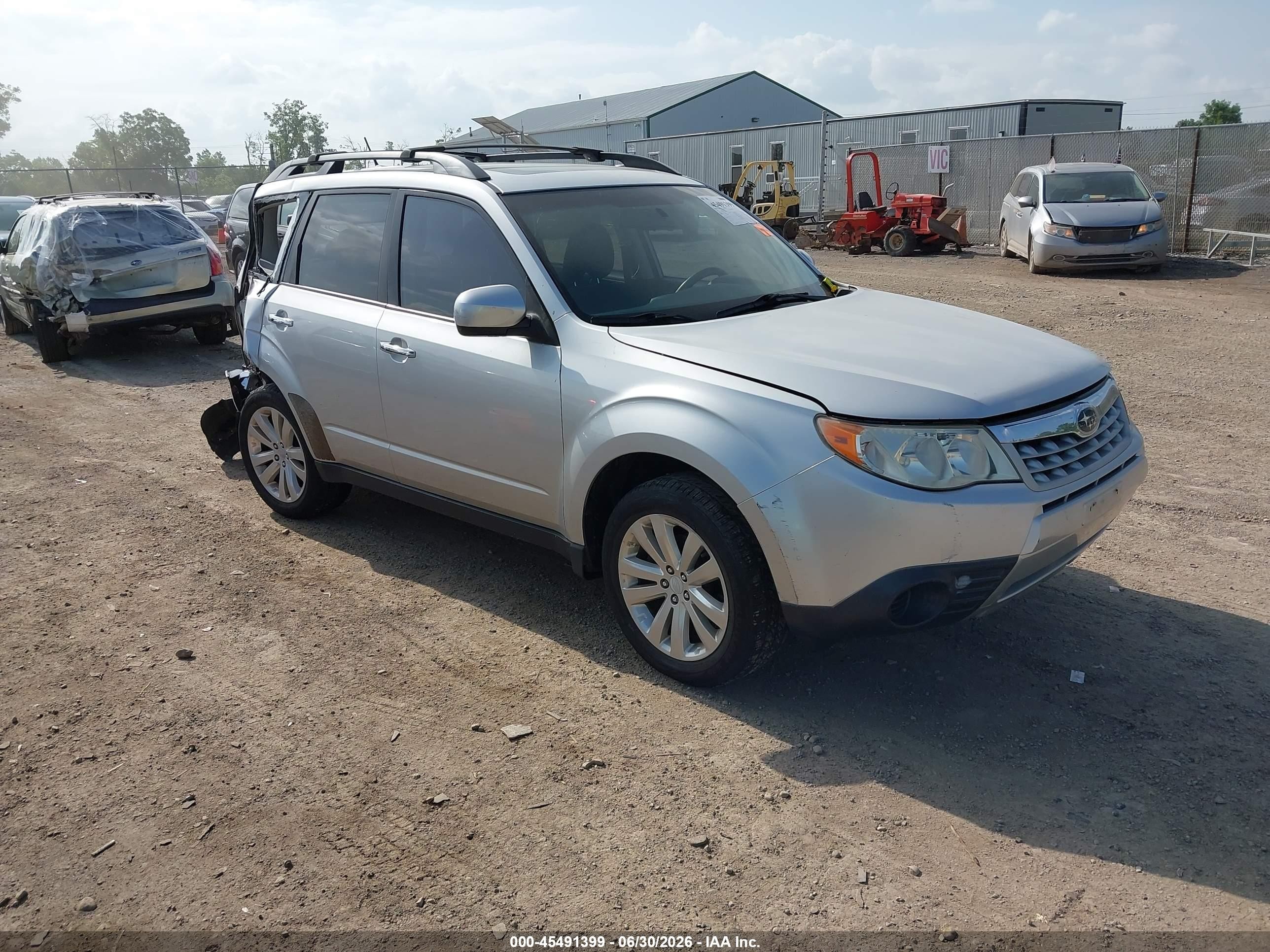 2011 Subaru Forester 2.5x Premium Silver vin: JF2SHADC9BH718230