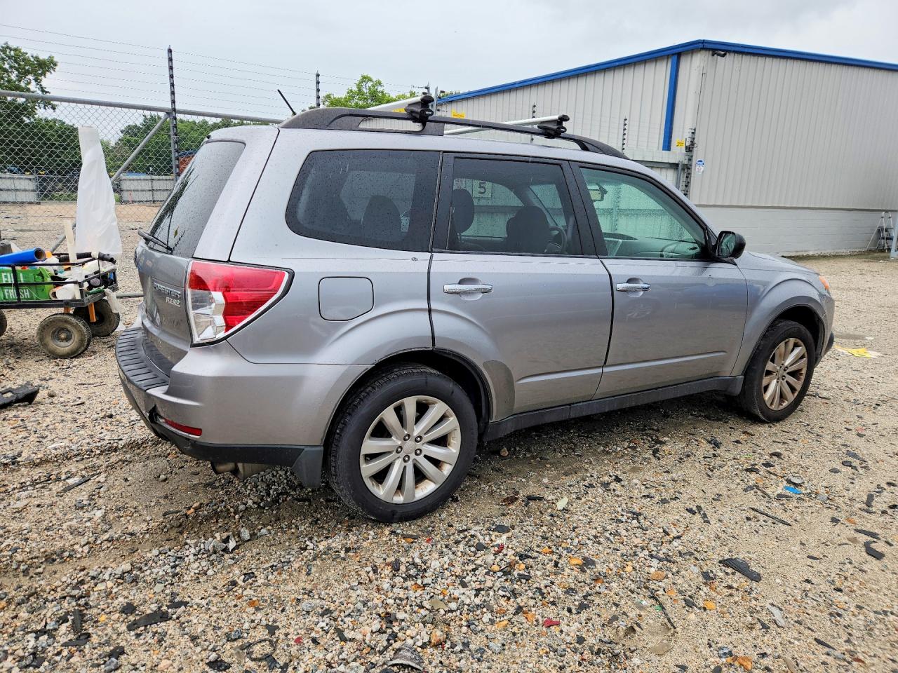 2011 Subaru Forester 2.5x Premium Silver vin: JF2SHADC9BH727154