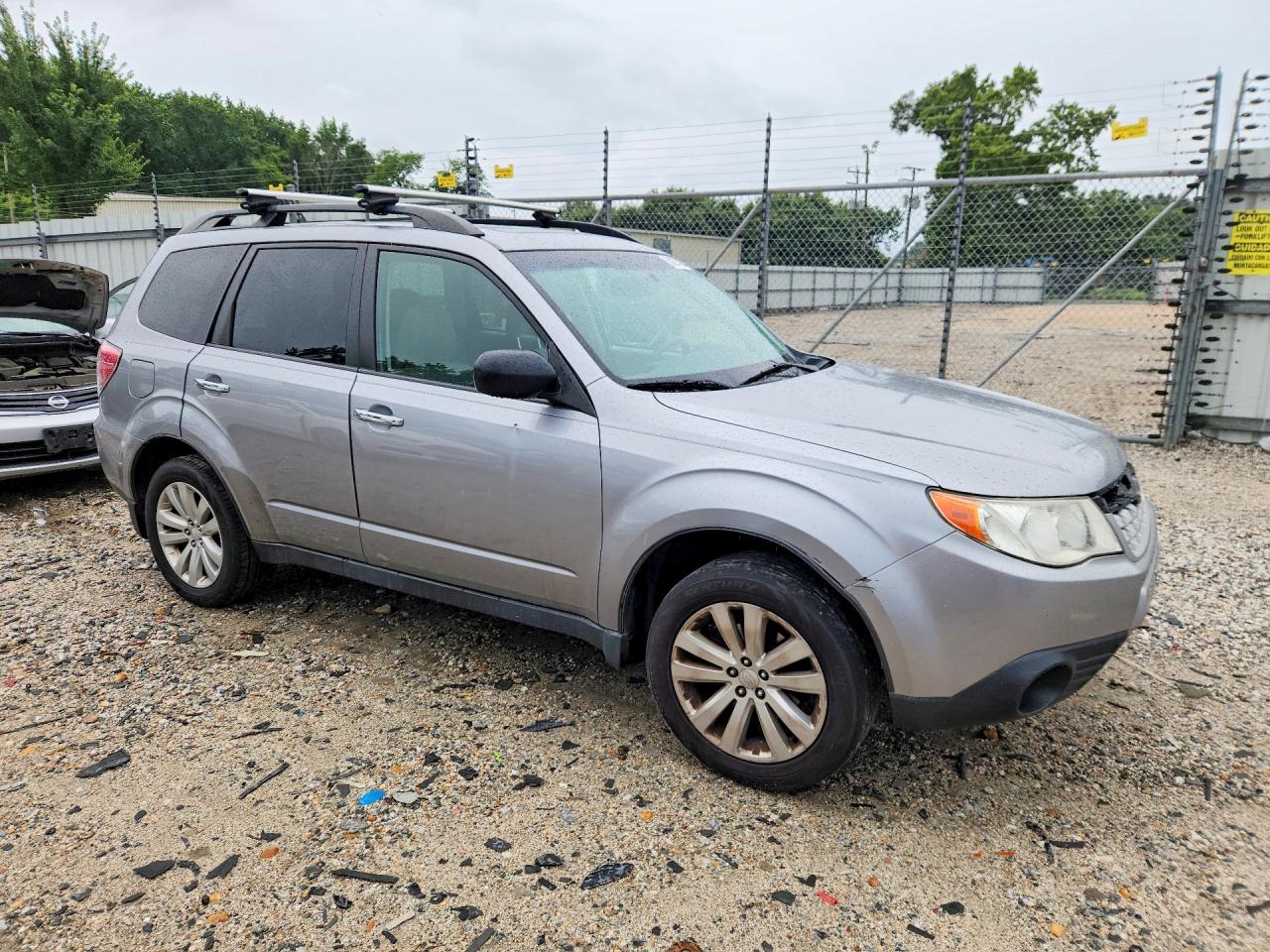 2011 Subaru Forester 2.5x Premium Silver vin: JF2SHADC9BH727154