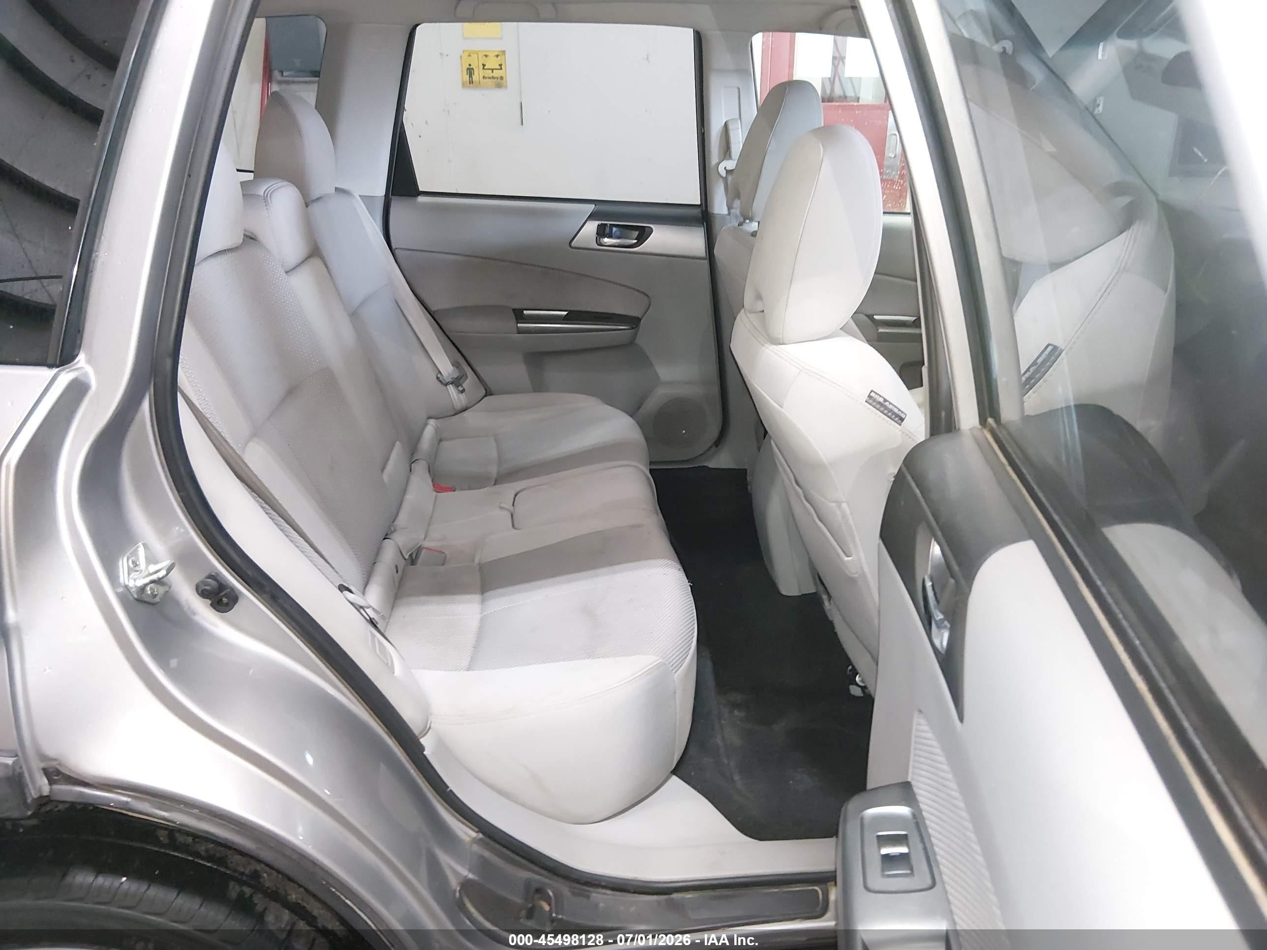 2011 Subaru Forester 2.5x Premium Gray vin: JF2SHADC9BH781490