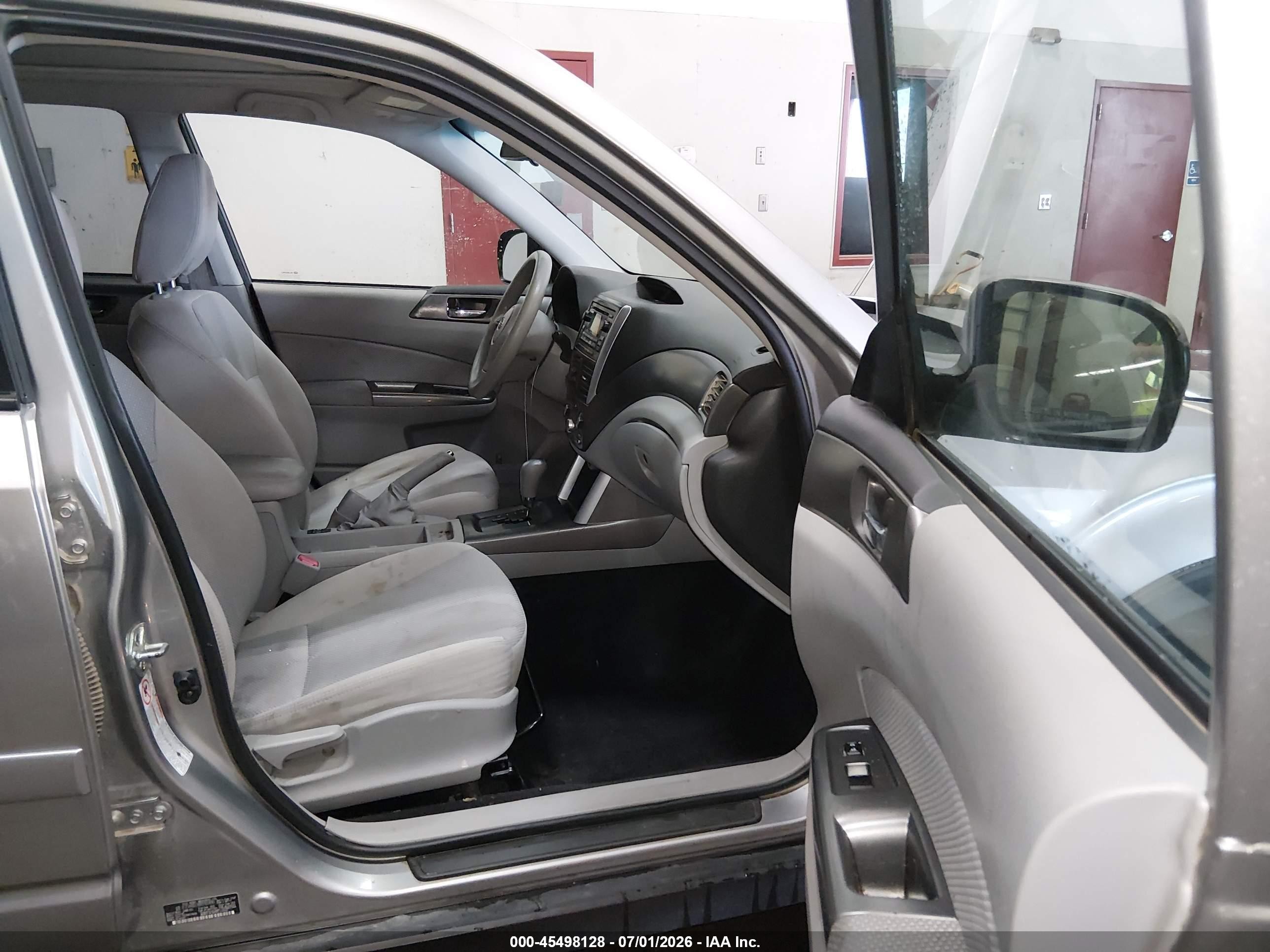 2011 Subaru Forester 2.5x Premium Gray vin: JF2SHADC9BH781490